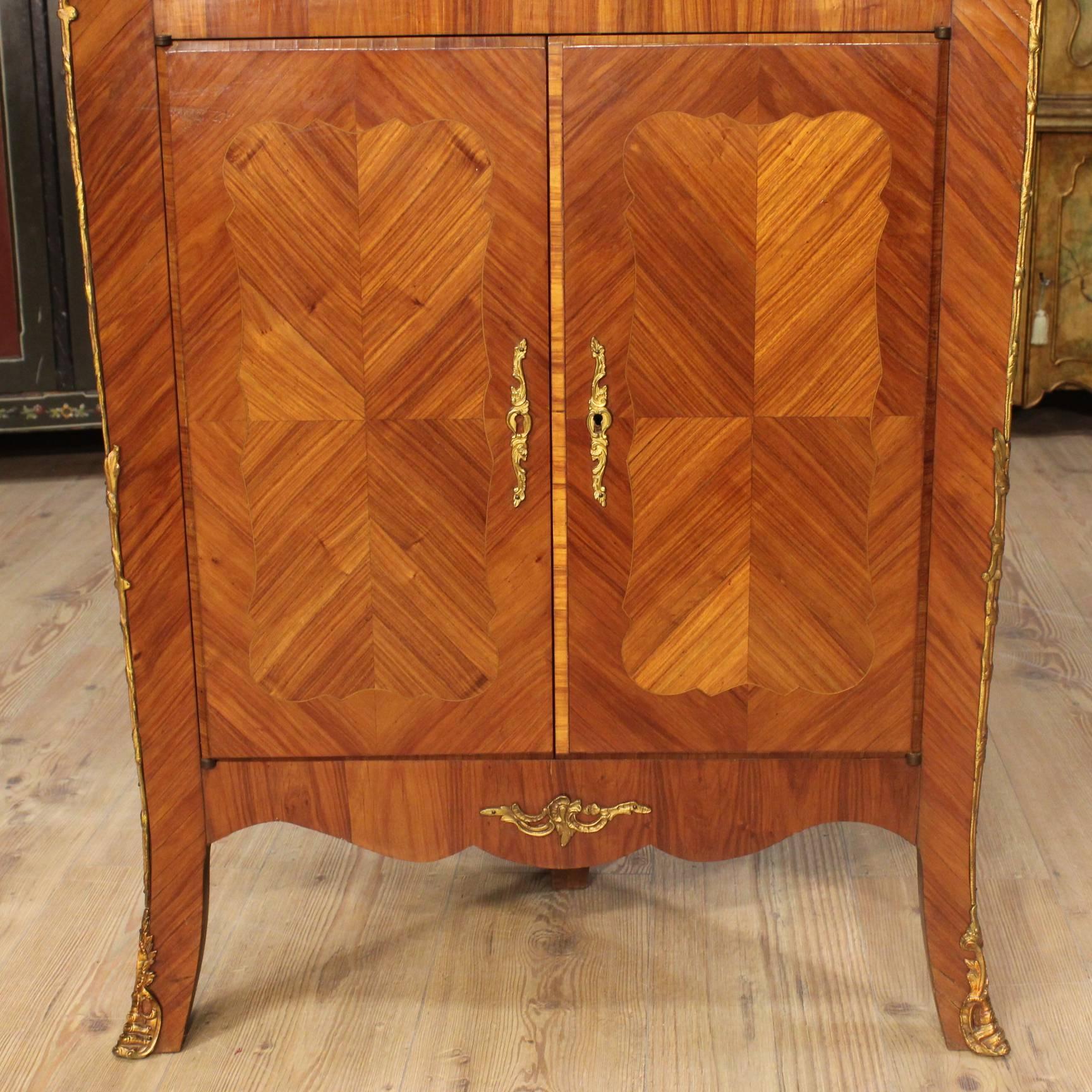 20th Century French Corner Cupboard Decorated with Gilded Bronzes In Good Condition In Vicoforte, Piedmont