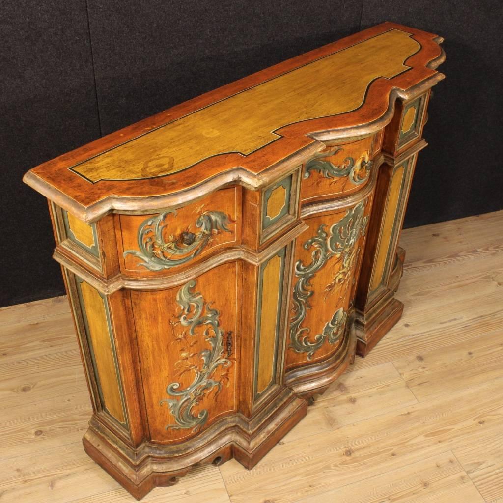 20th Century, Venetian Lacquered and Painted Sideboard In Good Condition In Vicoforte, Piedmont