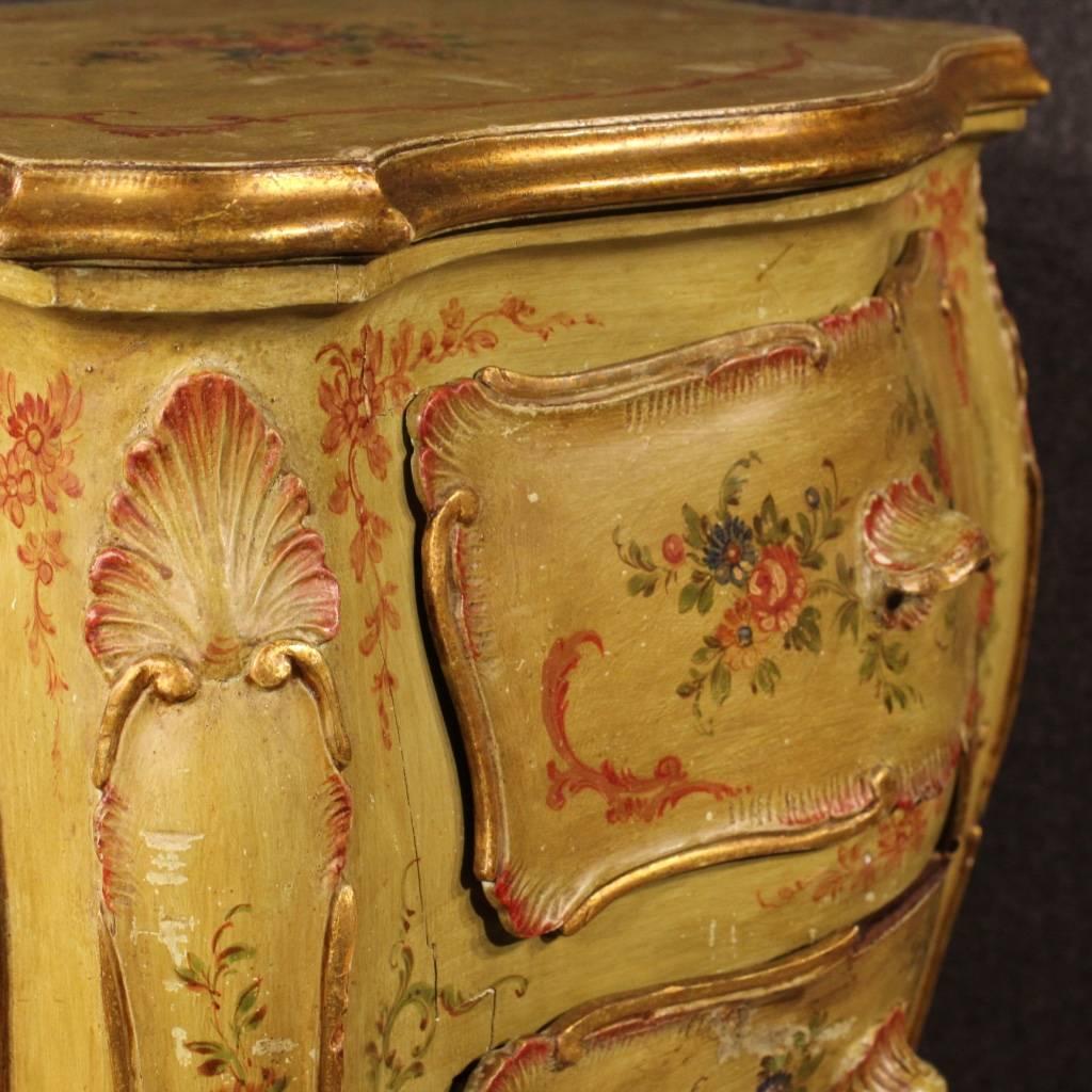 Venetian Lacquered And Gilded Nightstand In Wood From 20th Century 1