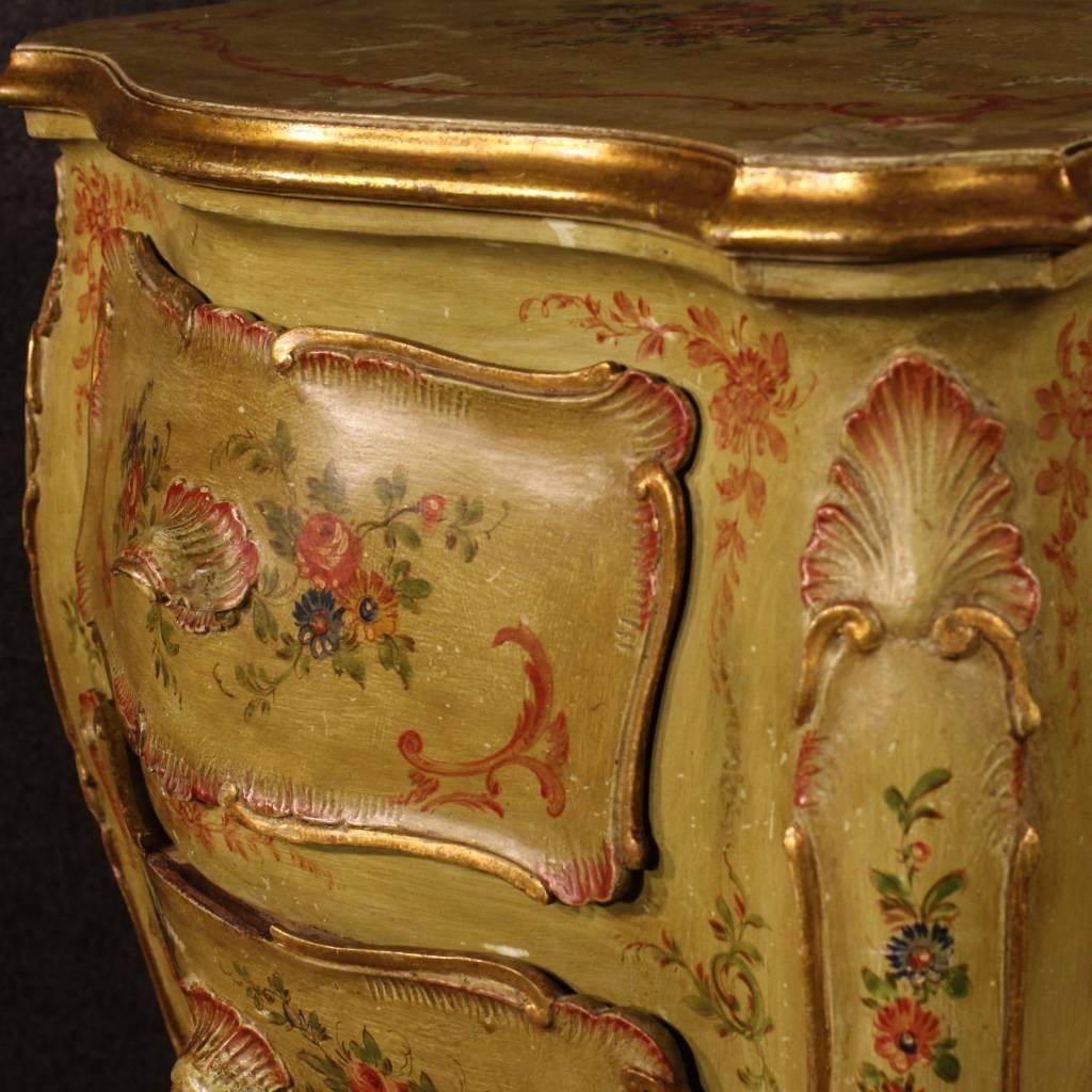 Venetian Lacquered And Gilded Nightstand In Wood From 20th Century 2