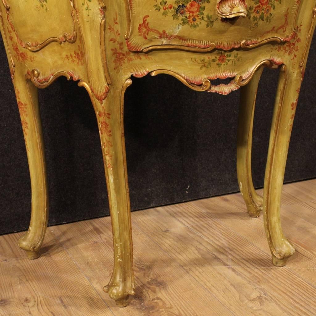 Venetian Lacquered And Gilded Nightstand In Wood From 20th Century 3