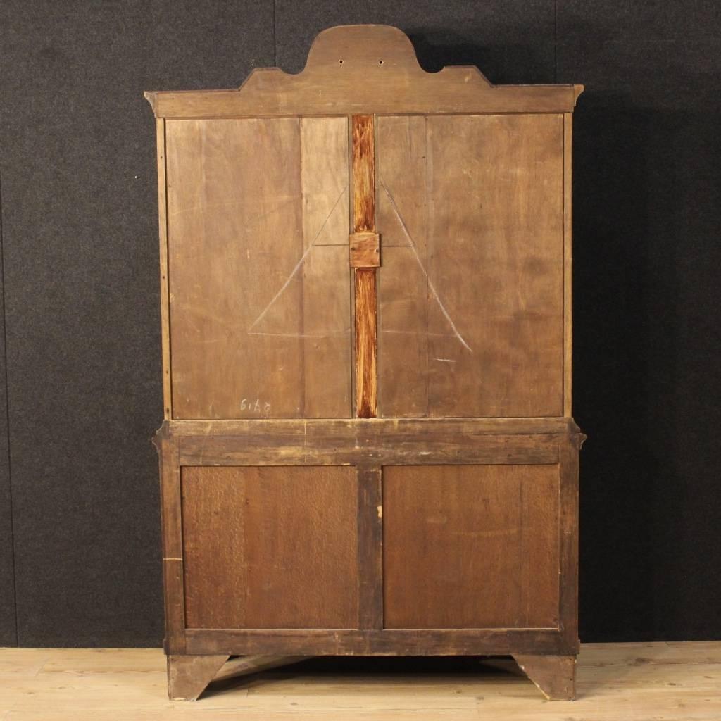20th Century Dutch Showcase in Walnut and Burl 5