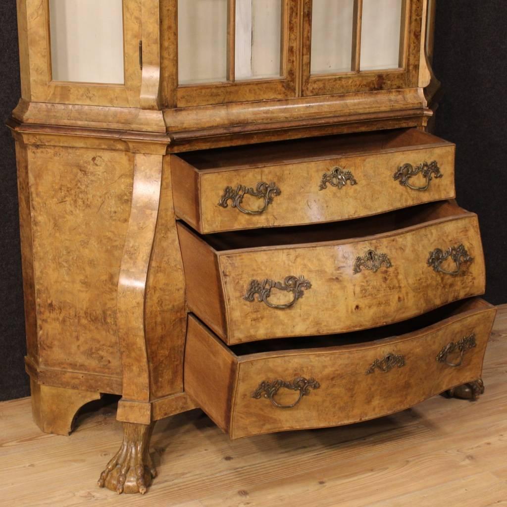 20th Century Dutch Showcase in Walnut and Burl 6