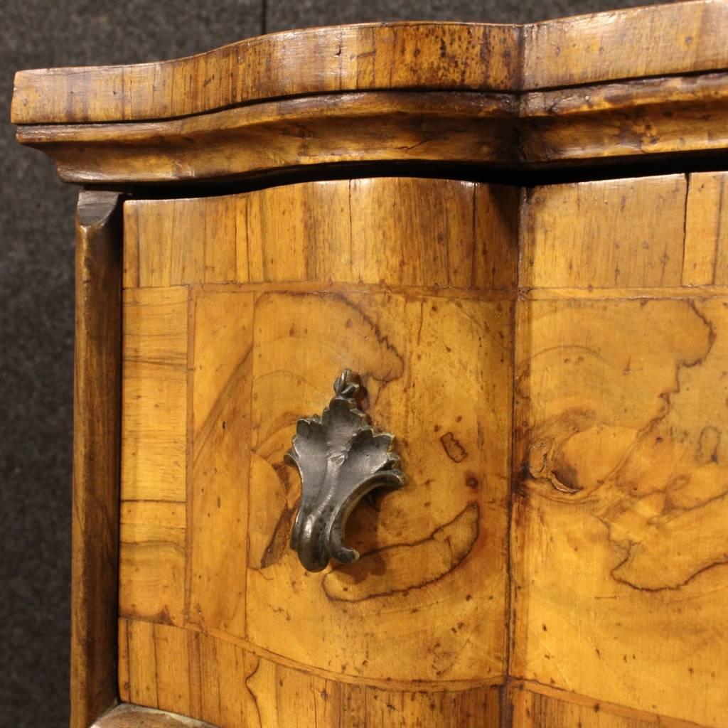 20th Century Small Venetian Dresser Carved in Walnut and Burl 4