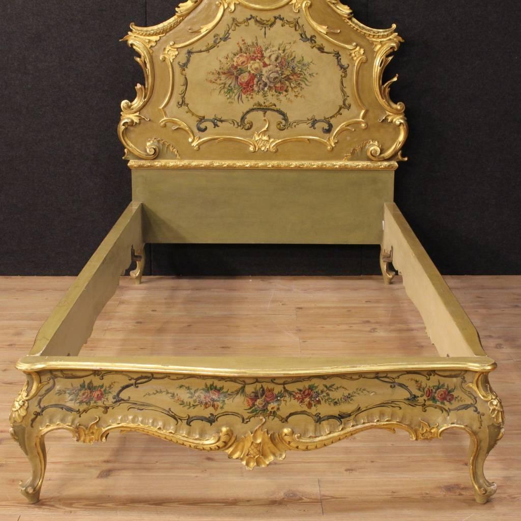20th Century Venetian Lacquered and Gilt Single Bed In Fair Condition In Vicoforte, Piedmont