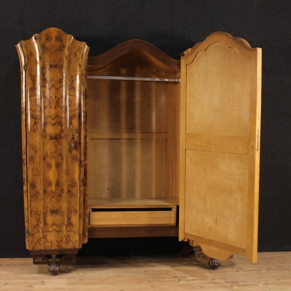 20th Century Italian Wardrobe in Art Deco Style in Burl Walnut 4