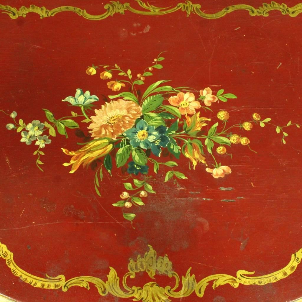 Italienischer lackierter und bemalter Demilune-Konsolentisch des 20. Jahrhunderts (Vergoldet) im Angebot