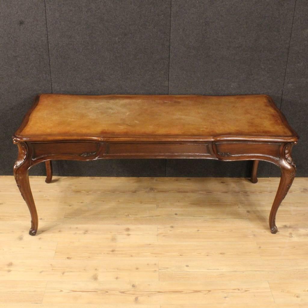 20th Century Italian Writing Desk in Louis XV Style in Walnut 2