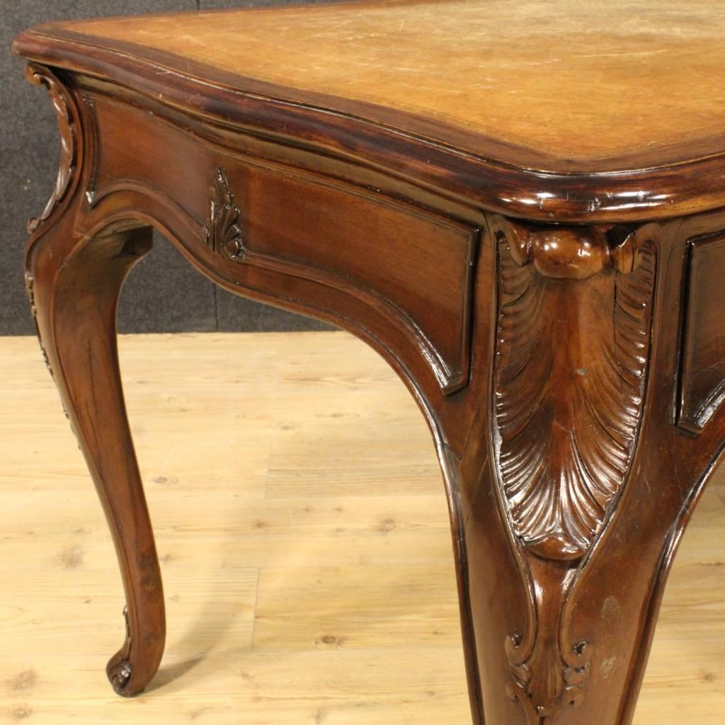 20th Century Italian Writing Desk in Louis XV Style in Walnut 3