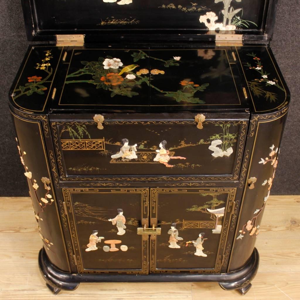 20th Century French Lacquered and Painted Chinoiserie Wet Bar 1
