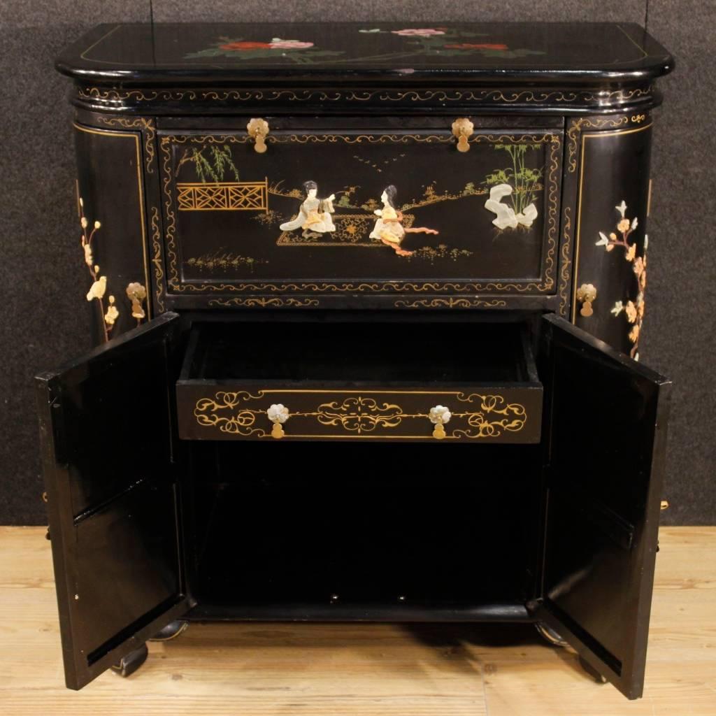 20th Century French Lacquered and Painted Chinoiserie Wet Bar 6