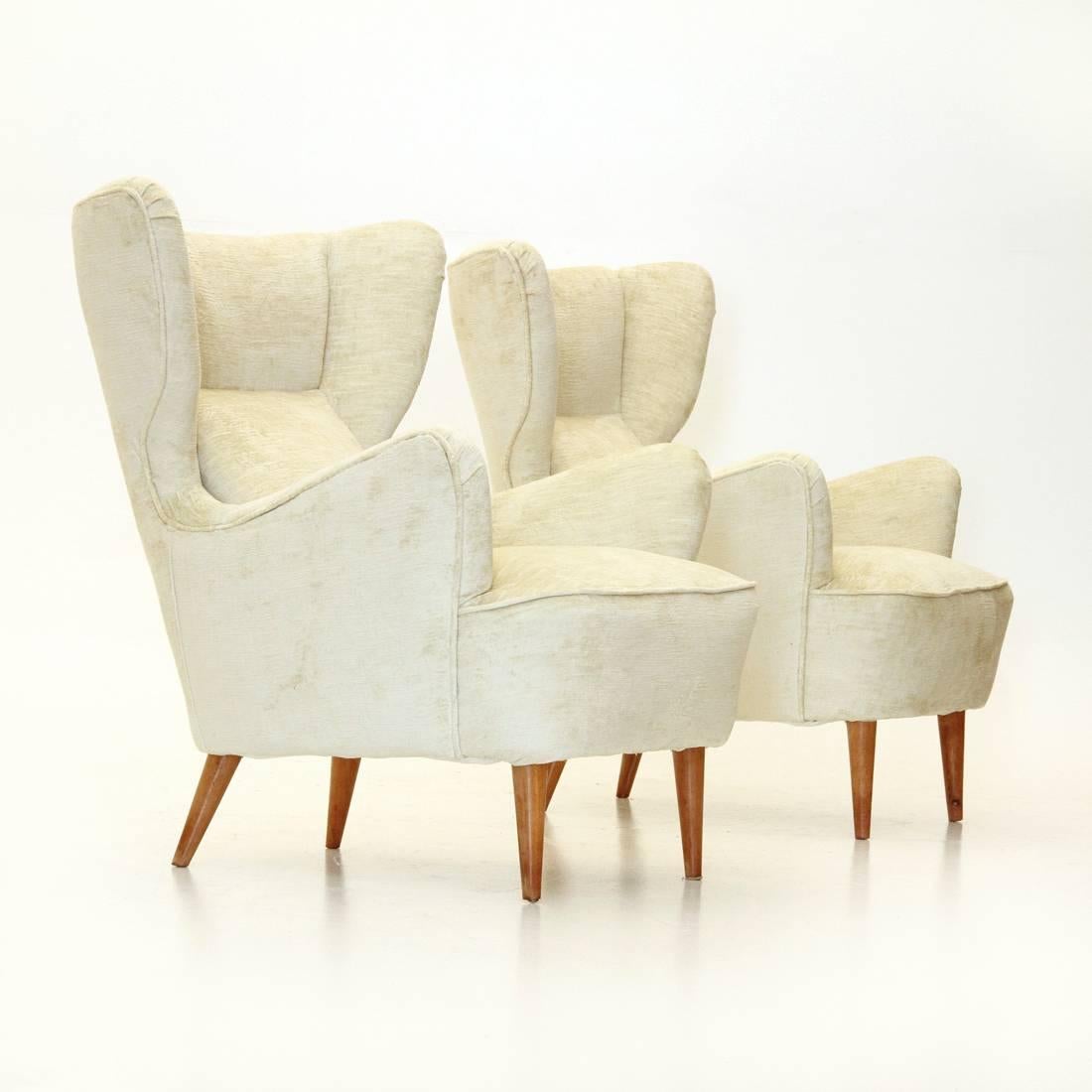 Italian Velvet Wingback Armchairs, Set of Two In Excellent Condition In Savona, IT