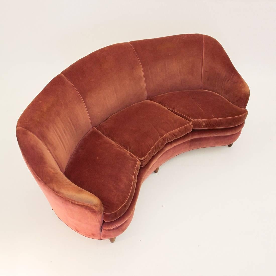Mid-20th Century Italian Curved Velvet Sofa, 1950s