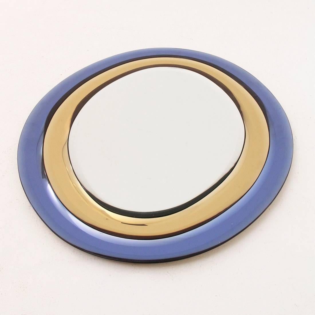 1970s Italian mirror production
Wood structure and yellow and blue mirror frame with bevelled edges,
central mirror with beveled edges.
Good general condition, some signs of the time visible in the picture.
Dimensions: Width 69 cm, height 90 cm,