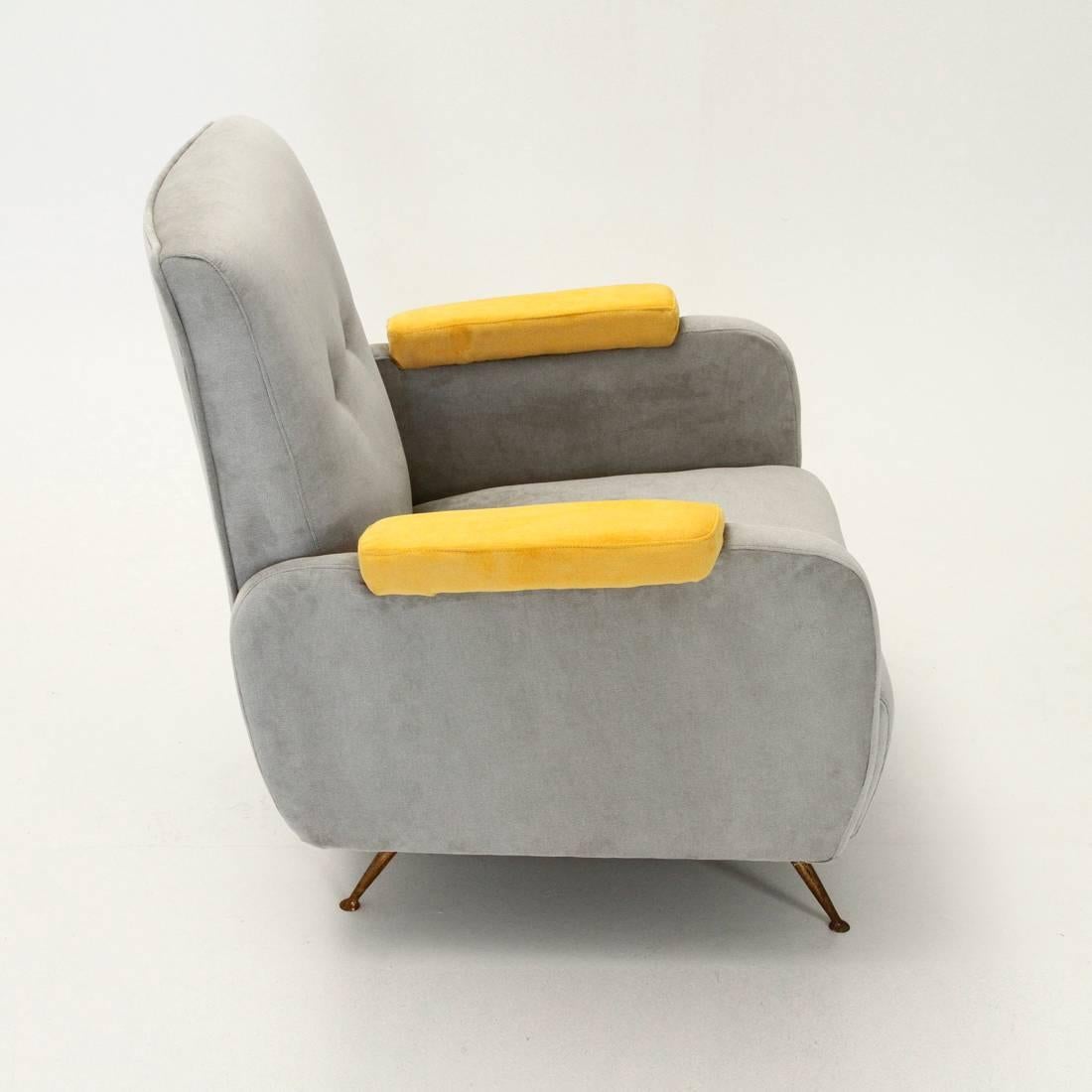 Italian Mid-Century Armchair with Contrast Armrests In Good Condition In Savona, IT