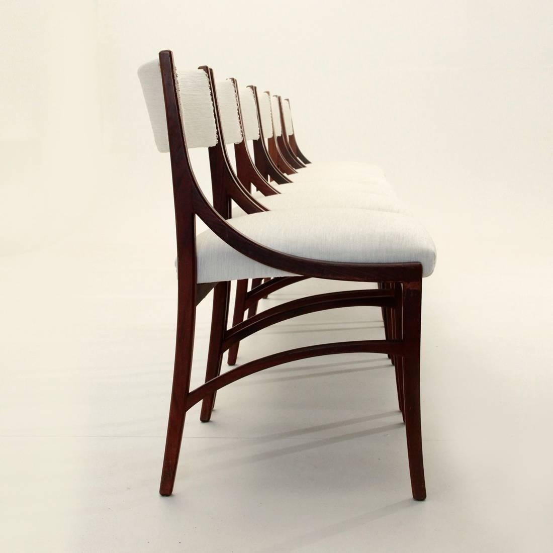 Model 110 chairs
Variant with padded backrests
Designed by Ico Parisi for Cassina in 1961
Frame in rosewood
White velvet lining.