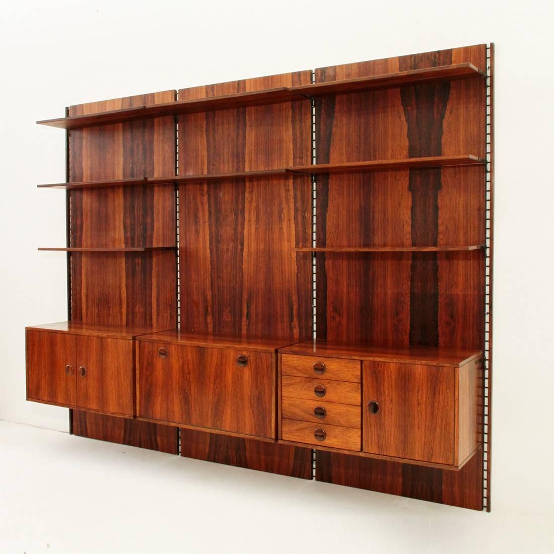 Italian Rosewood Wall Unit In Good Condition In Savona, IT