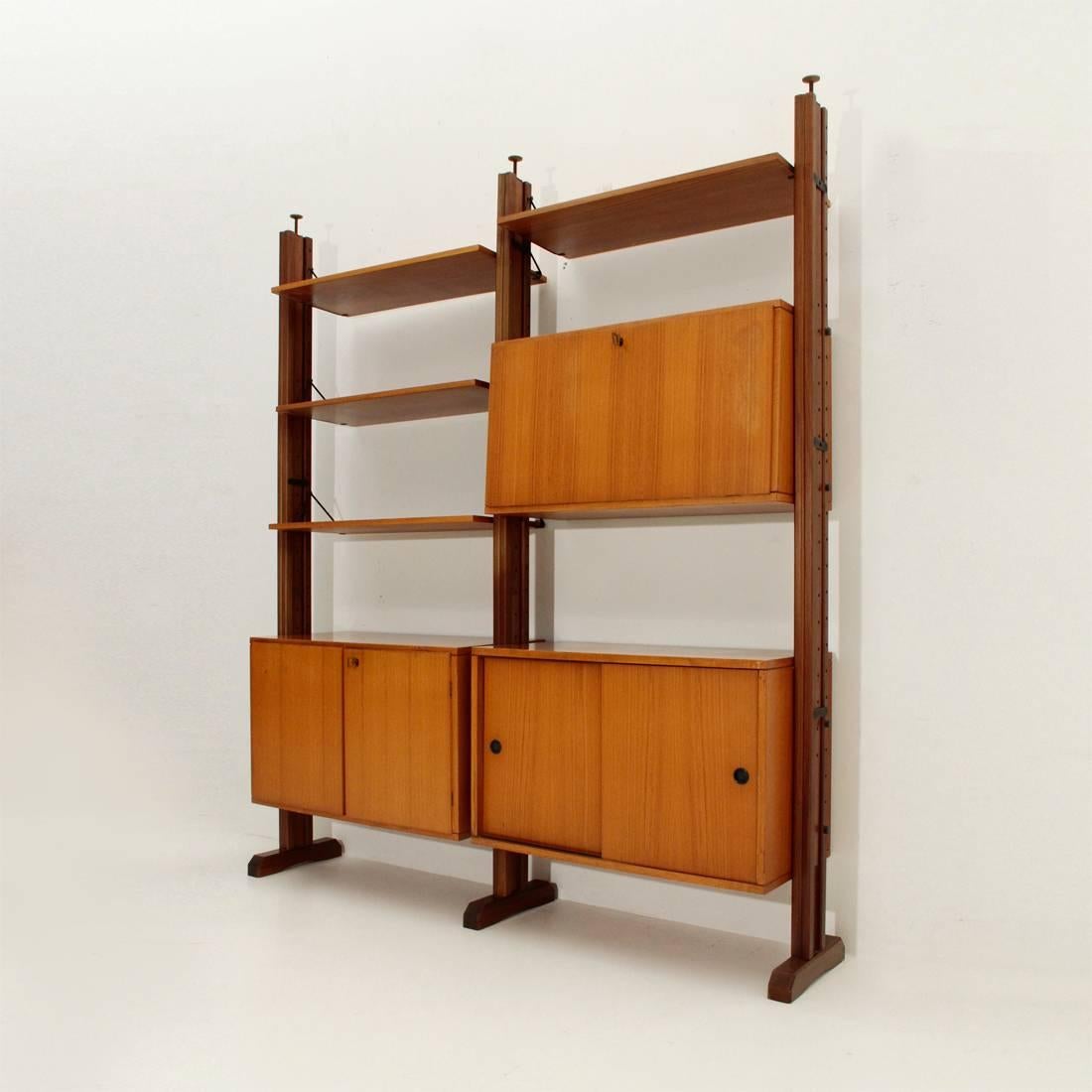 Italian Uprights Wall Unit In Good Condition In Savona, IT