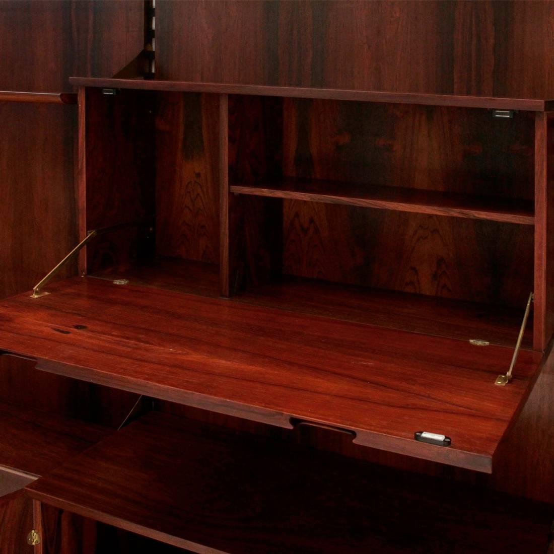 Italian Rosewood Wall Unit by Mobilia In Good Condition In Savona, IT