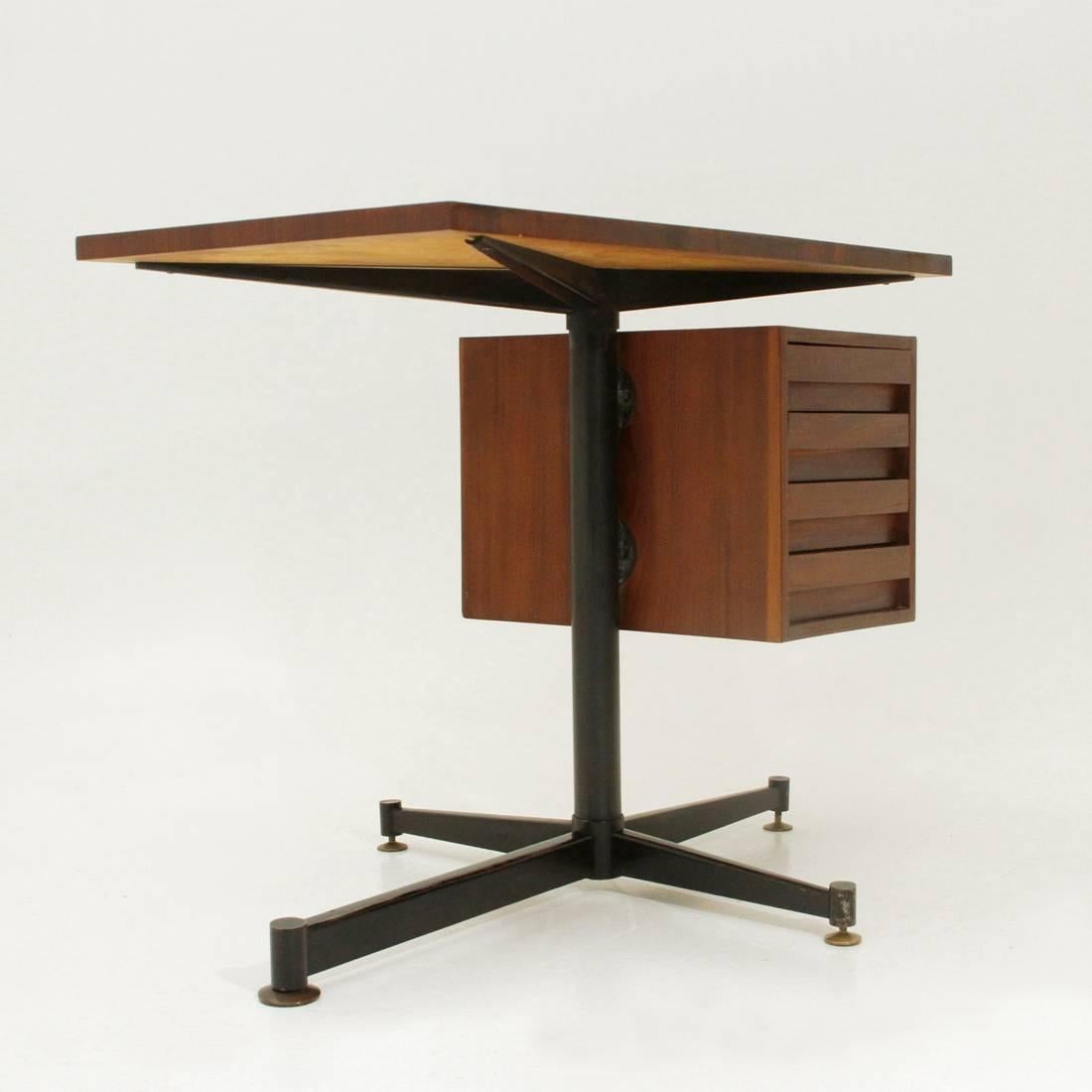 Italian modernist teak Desk, 1950s In Good Condition In Savona, IT