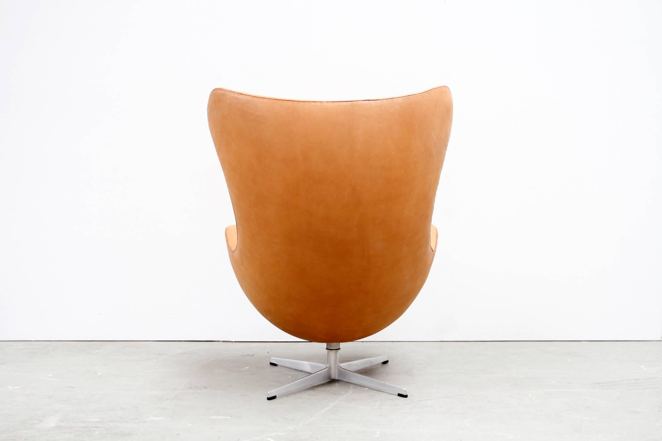 Danish Cognac Leather Egg Chair by Arne Jacobsen for Fritz Hansen, 1966