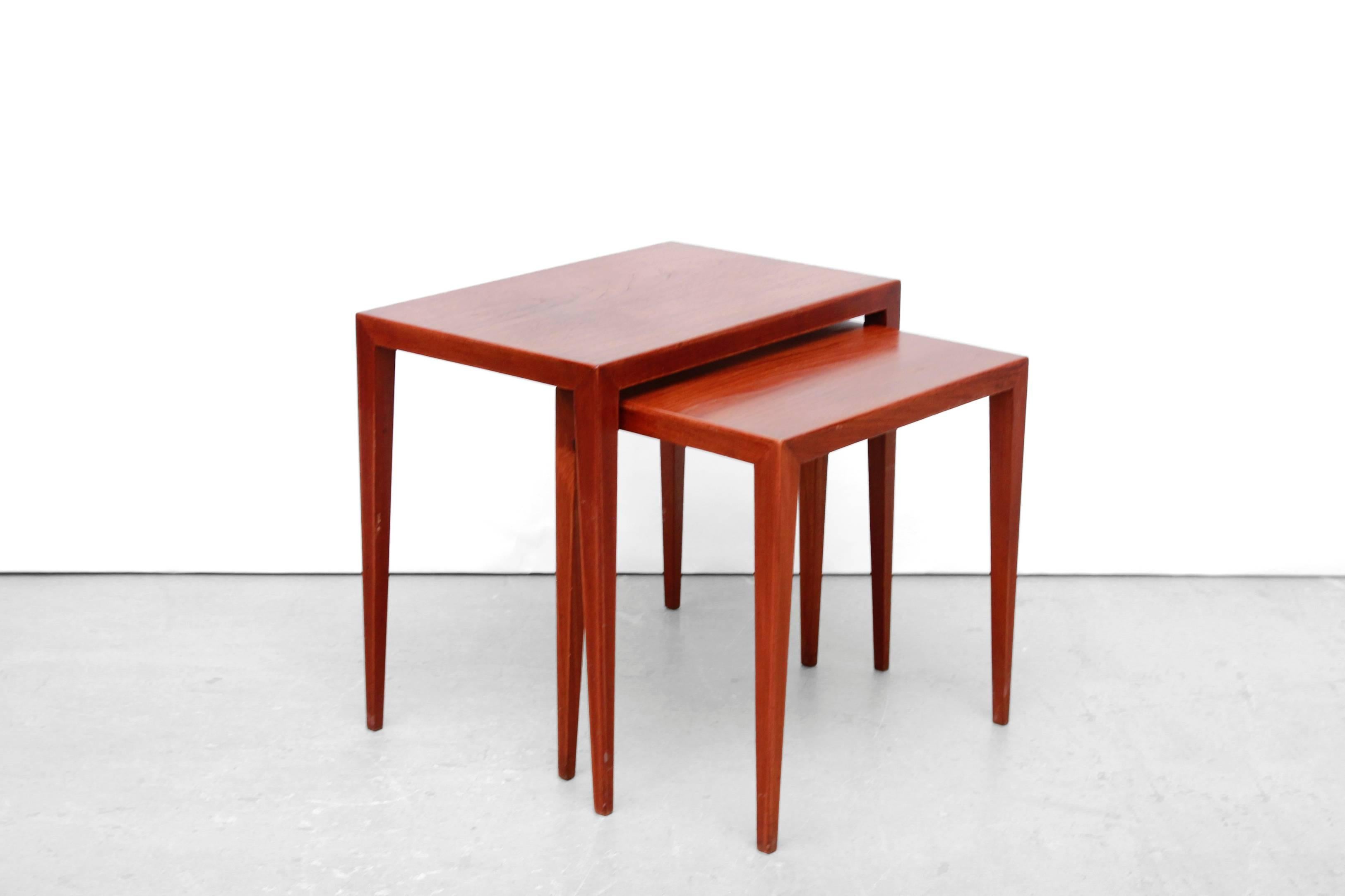 Set of Two Danish Modern Nesting Tables by Severin Hansen Side Tables in Teak In Good Condition In Amsterdam, NL