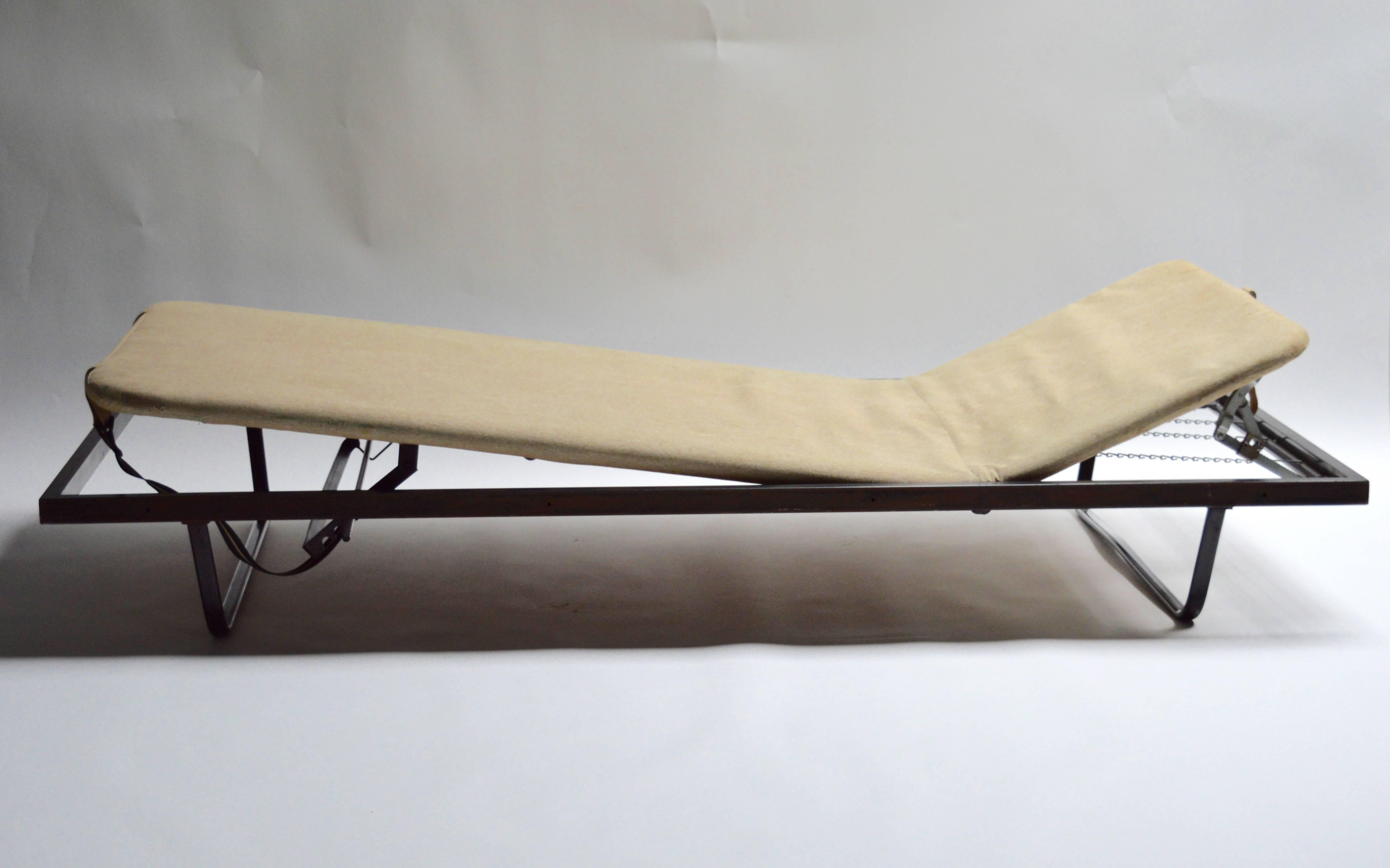 Germany Military Adjustable Daybed In Good Condition In Los Angeles, CA