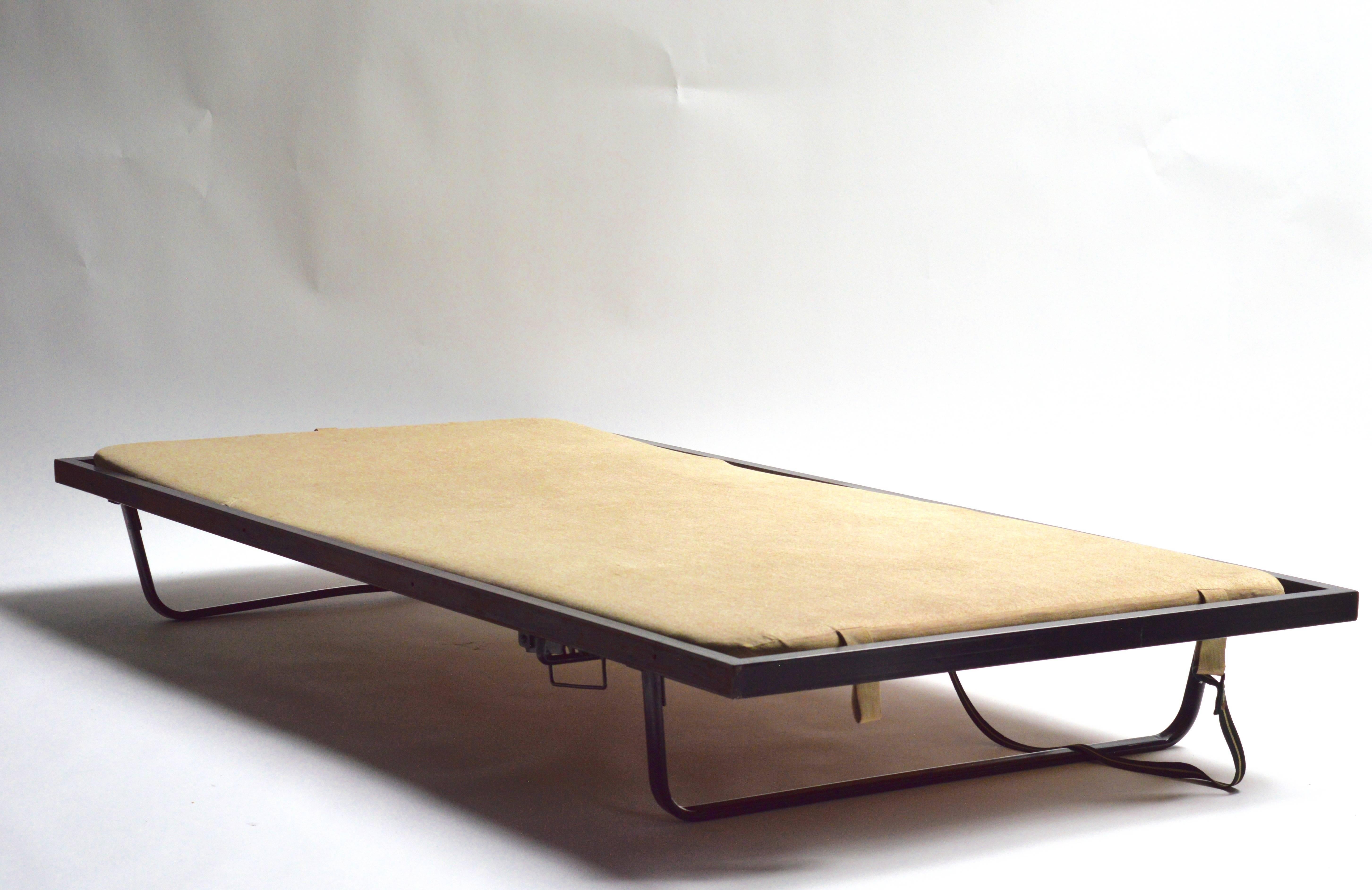 adjustable day bed