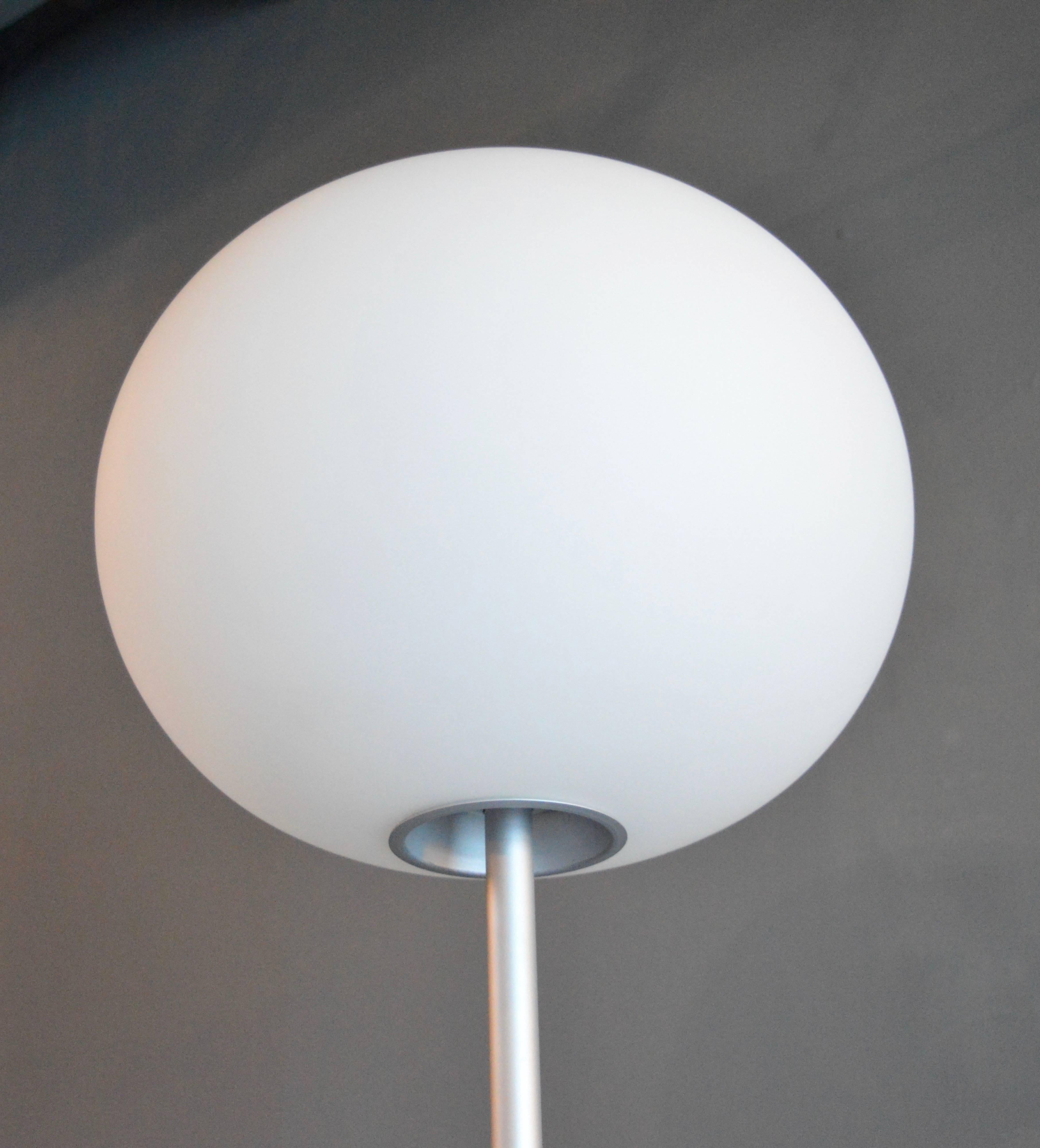 Glo-Ball Floor Lamp by Jasper Morrison for Flos In Excellent Condition In Los Angeles, CA