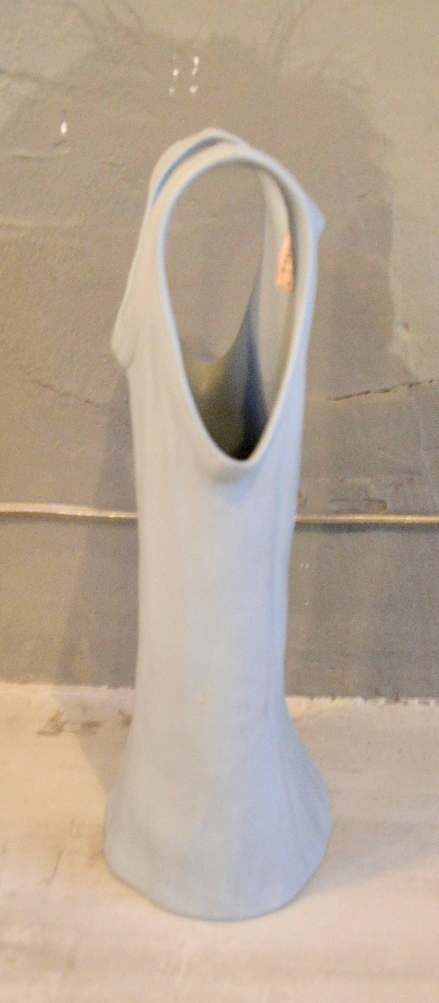Kollektion von 5 skulpturalen T-Shirt-Vasen (Kanadisch) im Angebot
