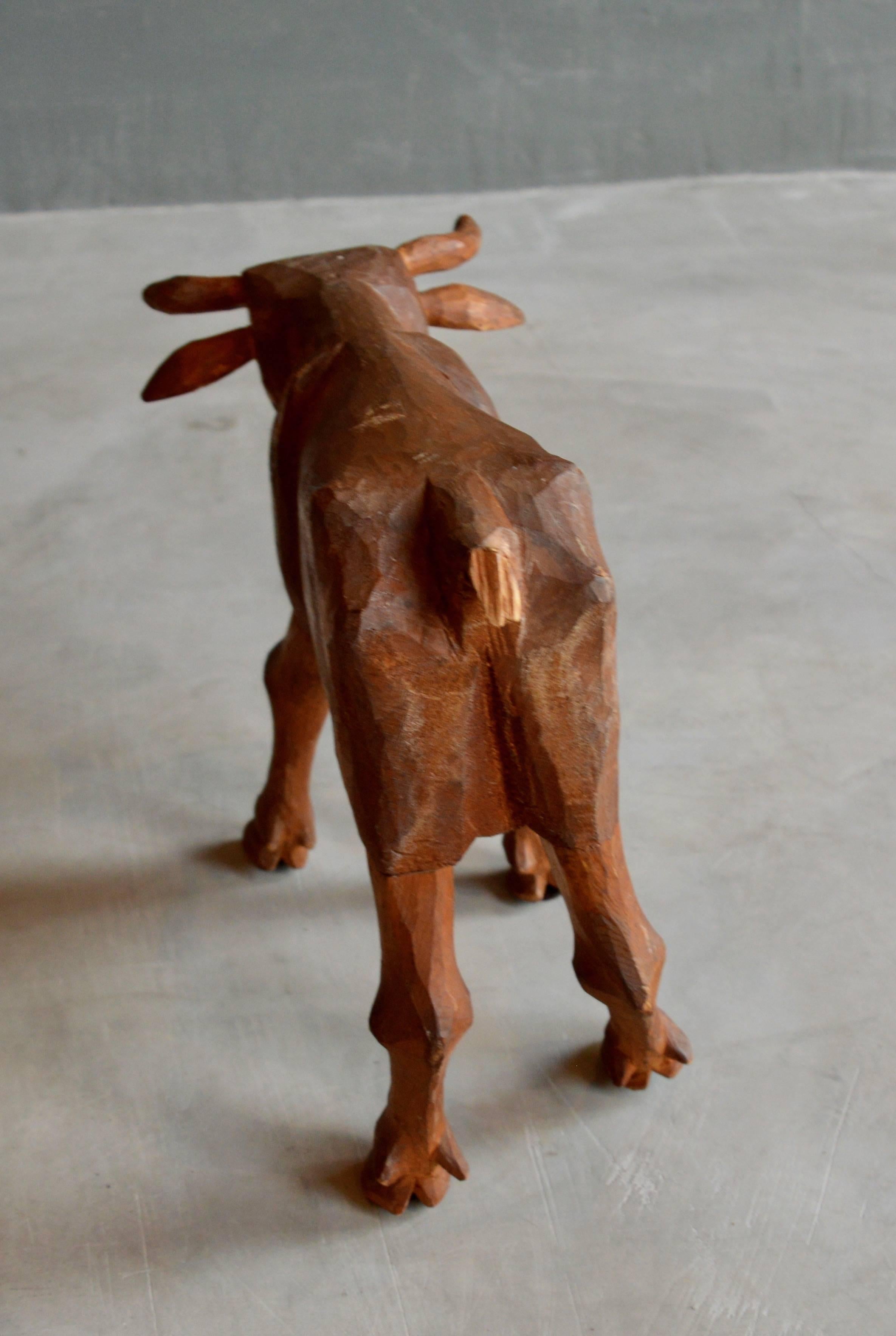 Folk Art Primitive Hand-Carved Bull In Good Condition For Sale In Los Angeles, CA