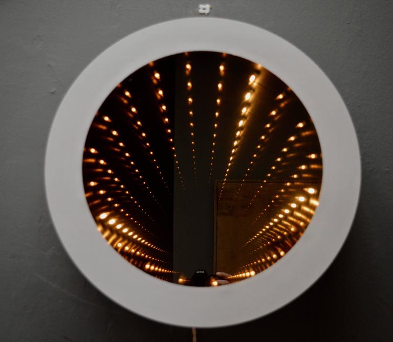Vintage Round Infinity Mirror at 1stDibs