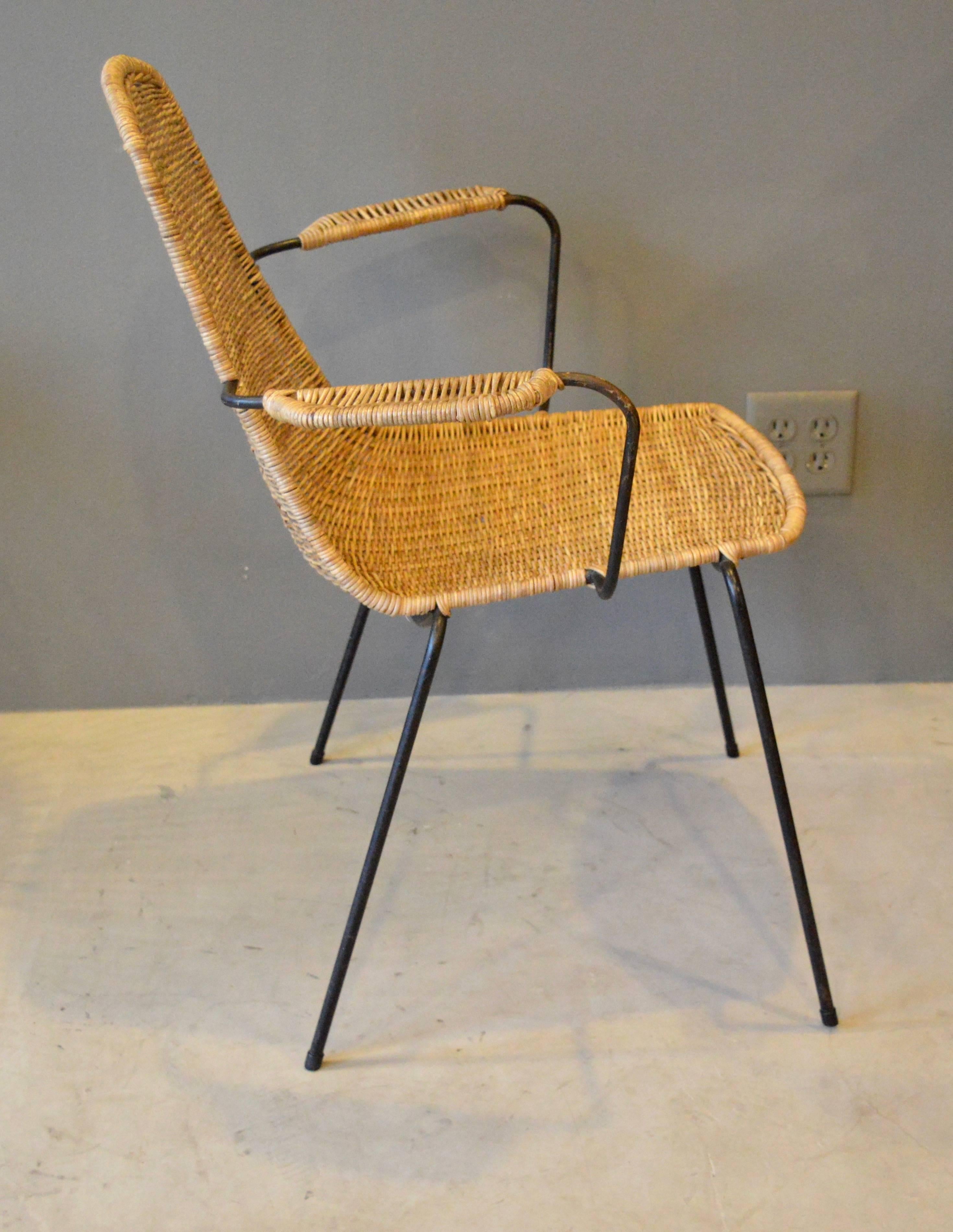 Allemand Fauteuil allemand sculptural en osier et fer en vente