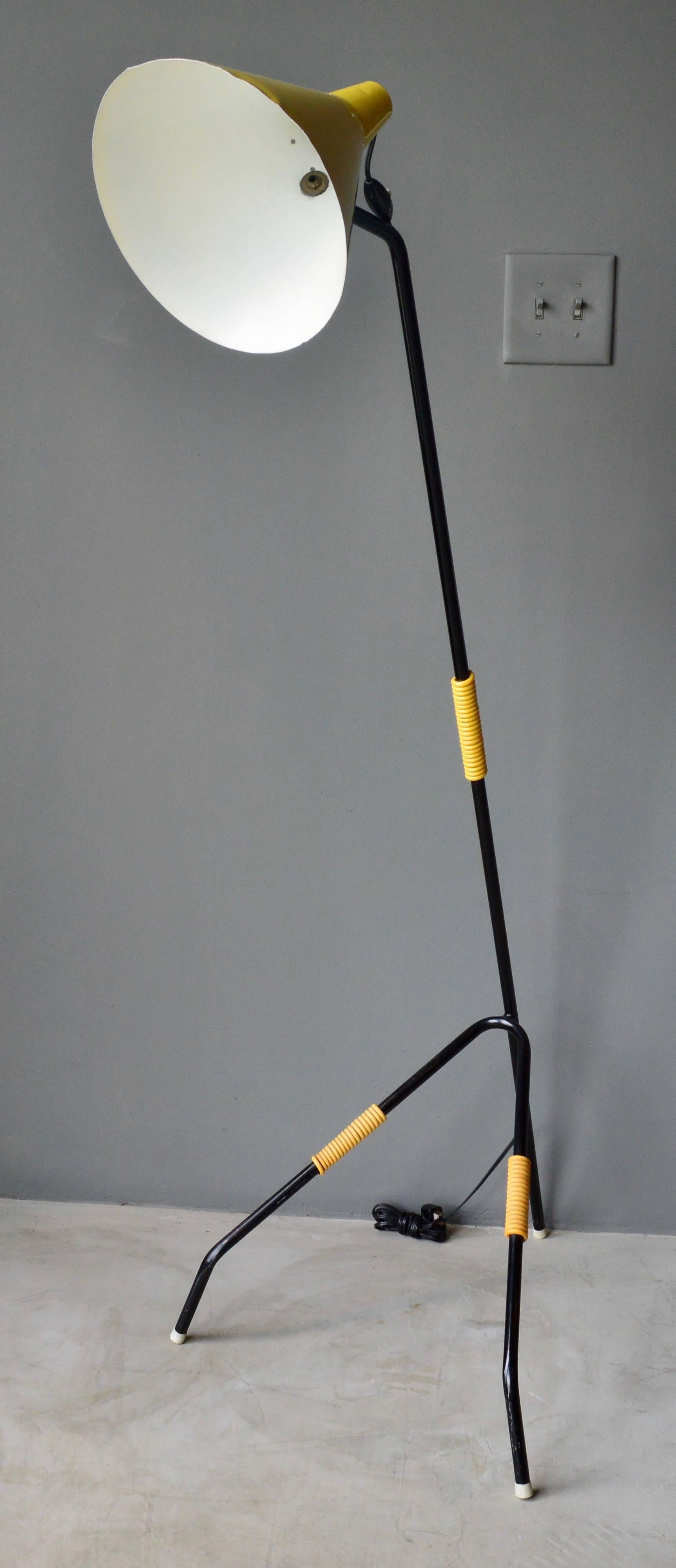 Grasshopper Lamp in the Style of Svend Aage Holm Sorensen In Excellent Condition For Sale In Los Angeles, CA