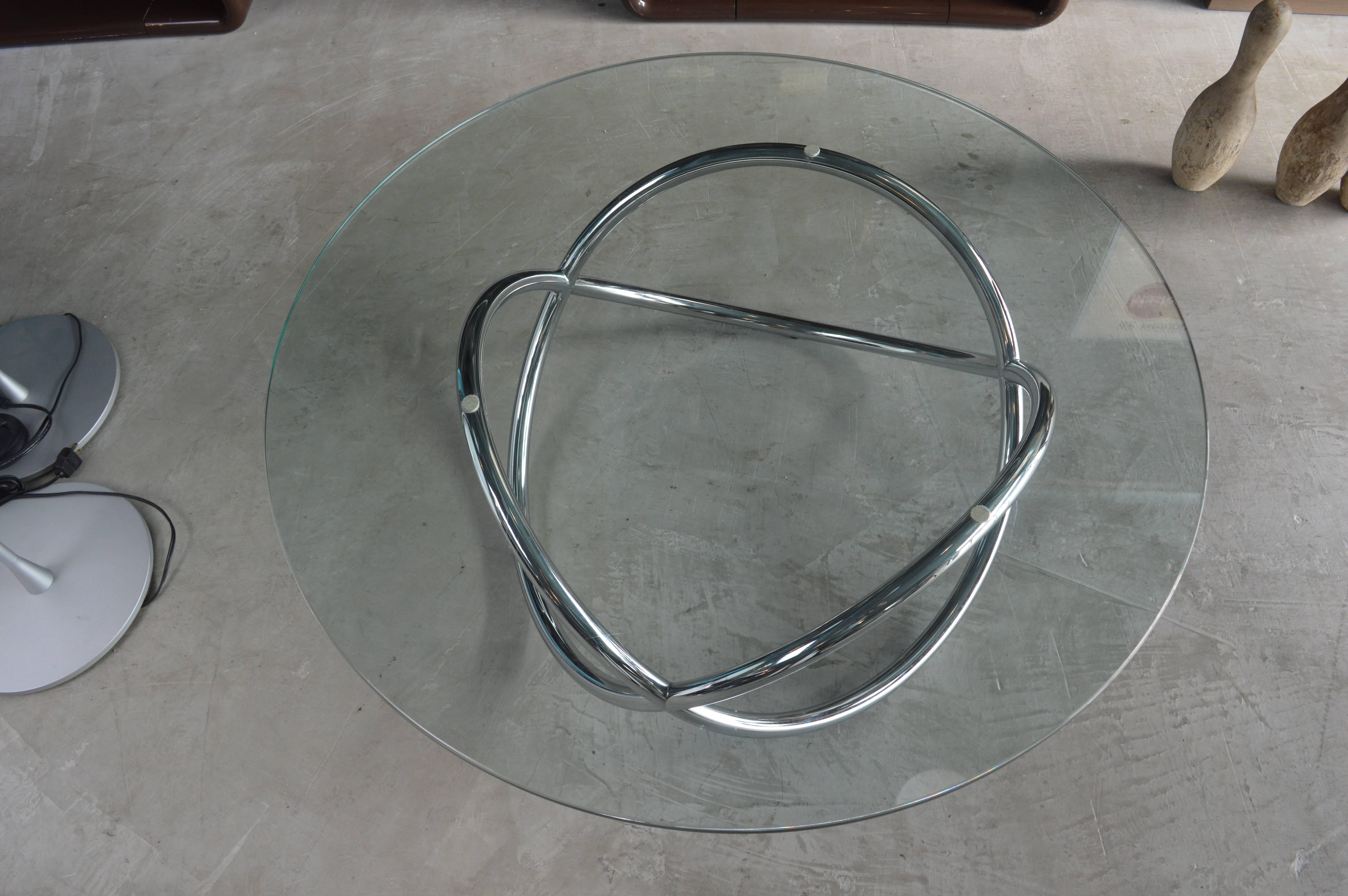 French Sculptural Chrome Ring Coffee Table In Excellent Condition In Los Angeles, CA