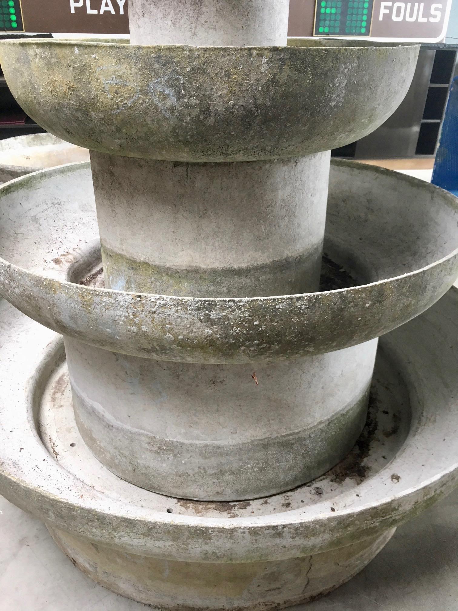 Willy Guhl Fountain In Excellent Condition In Los Angeles, CA