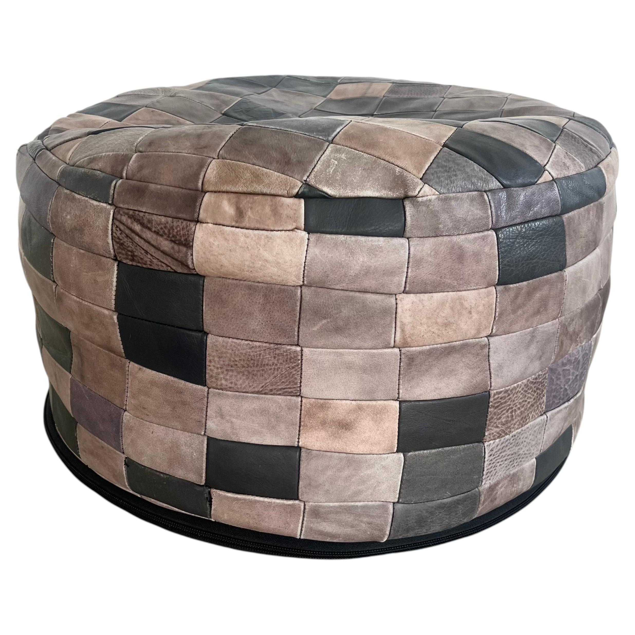 De Sede Ottomane mit mehrfarbigem Patchwork-Bezug, 1970er Jahre, Schweiz