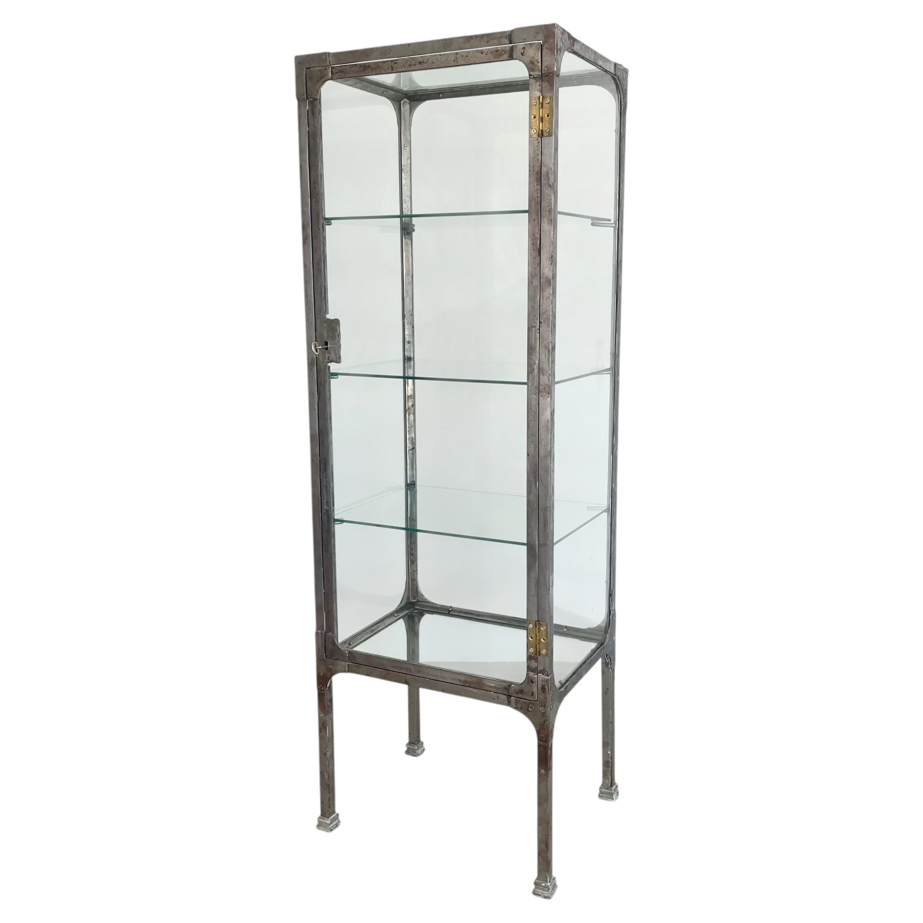 Vitrina de acero y cristal, Argentina, década de 1930 en venta