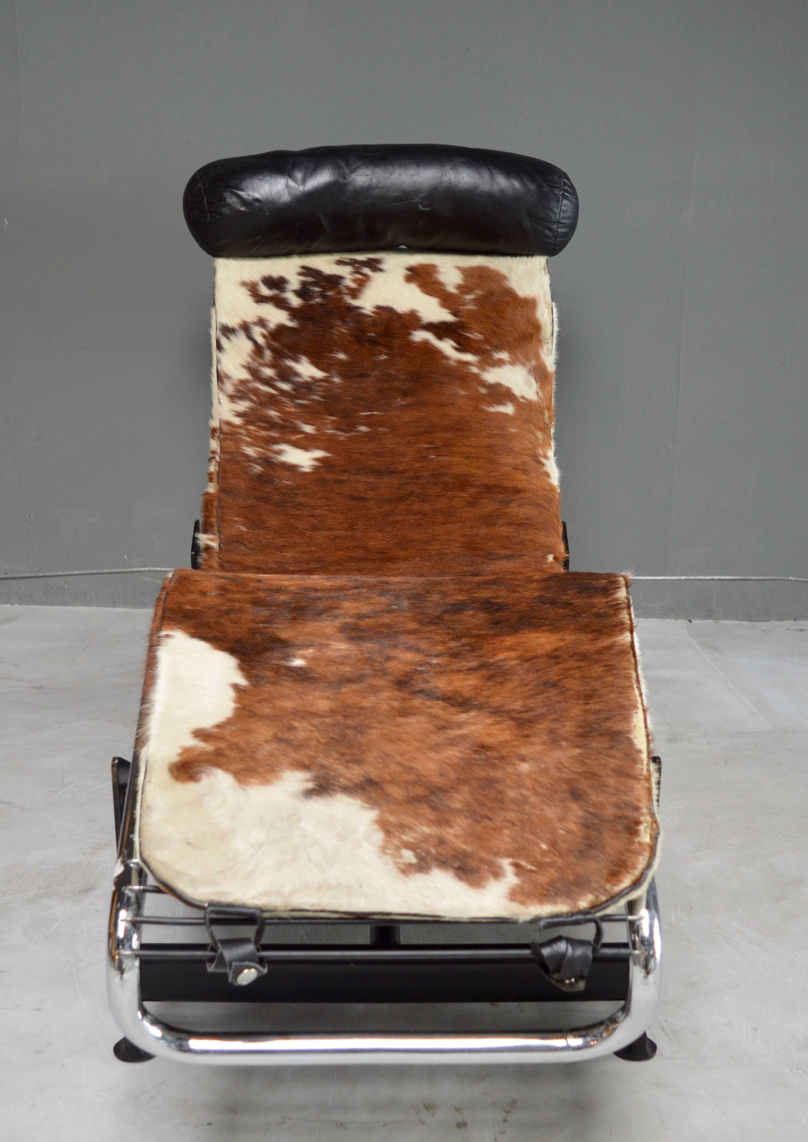 Stil von Le Corbusier/Jeanneret/Perriand Lc4 Lounge Chair (Italienisch)