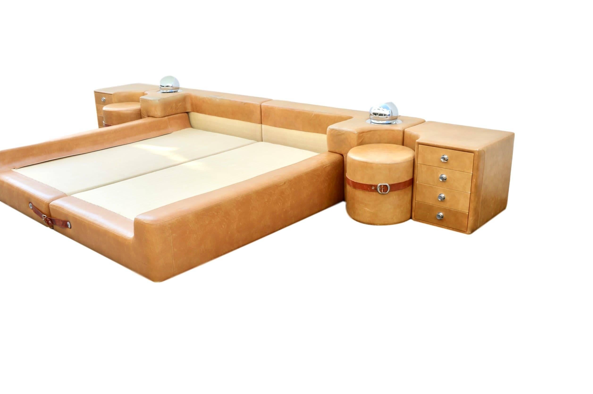 Rare Pace Leather King Bed by Guido Faleschini In Excellent Condition In Los Angeles, CA