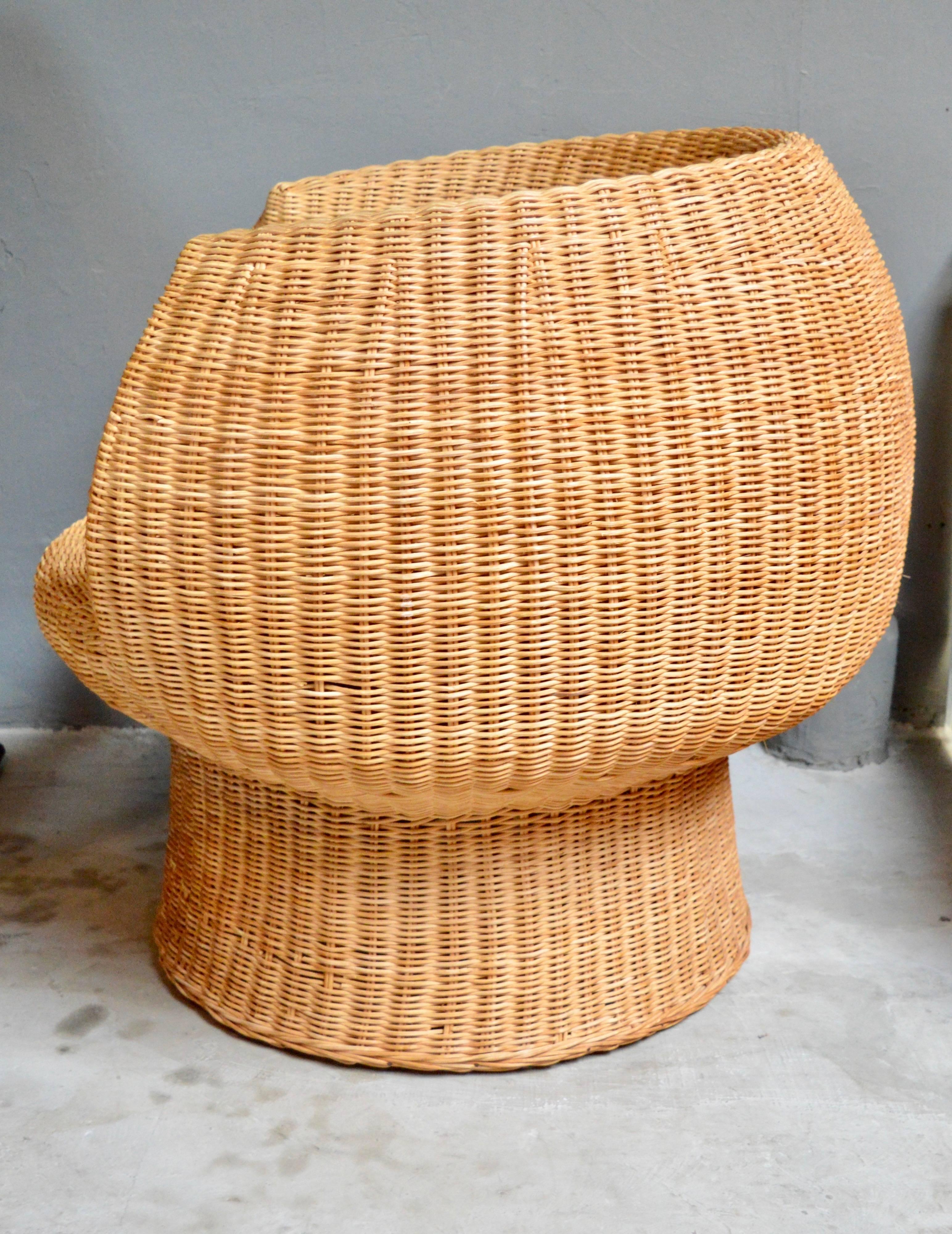 Sculptural Wicker Chair In Excellent Condition In Los Angeles, CA
