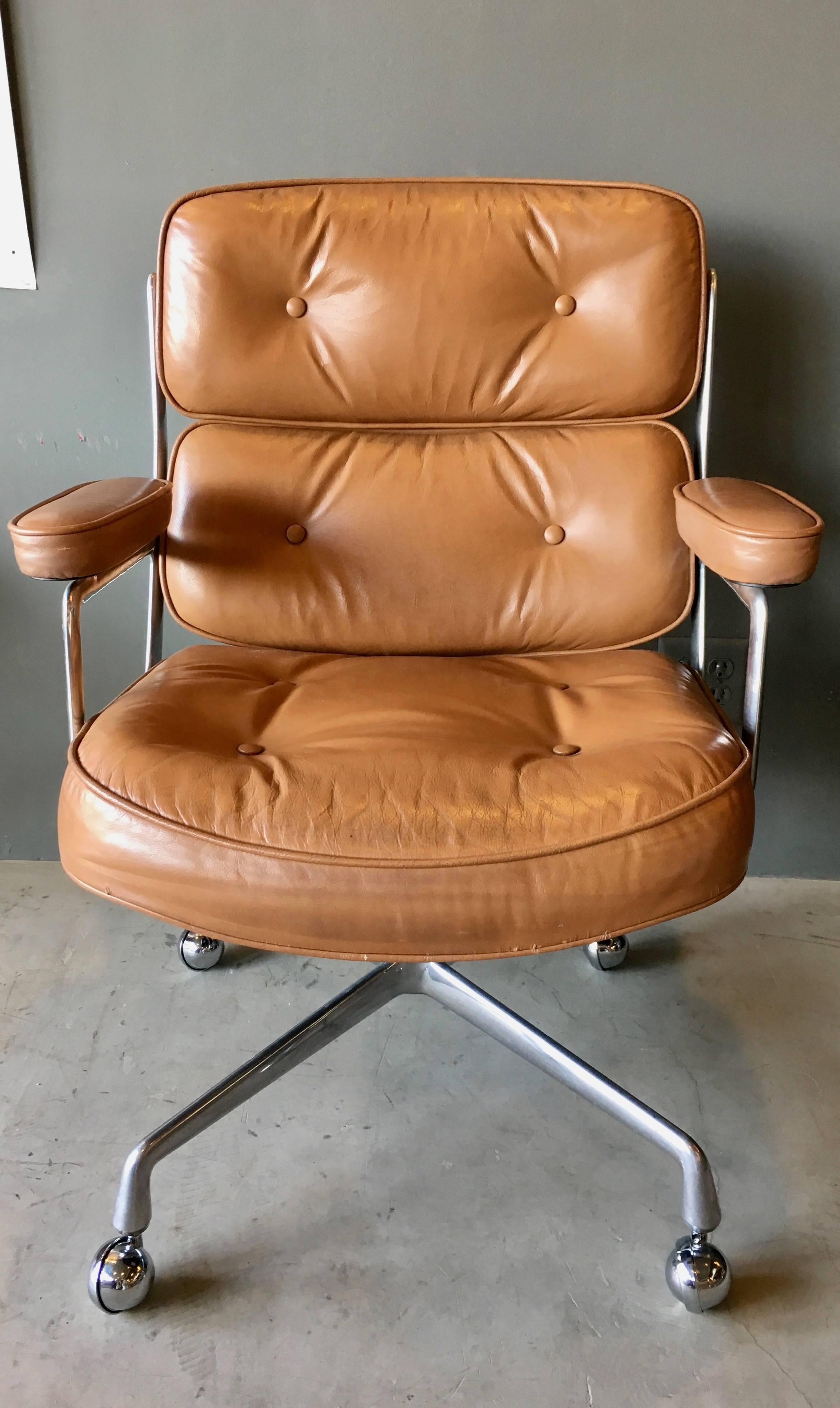 Late 20th Century Vintage Tan Leather Time Life Chair