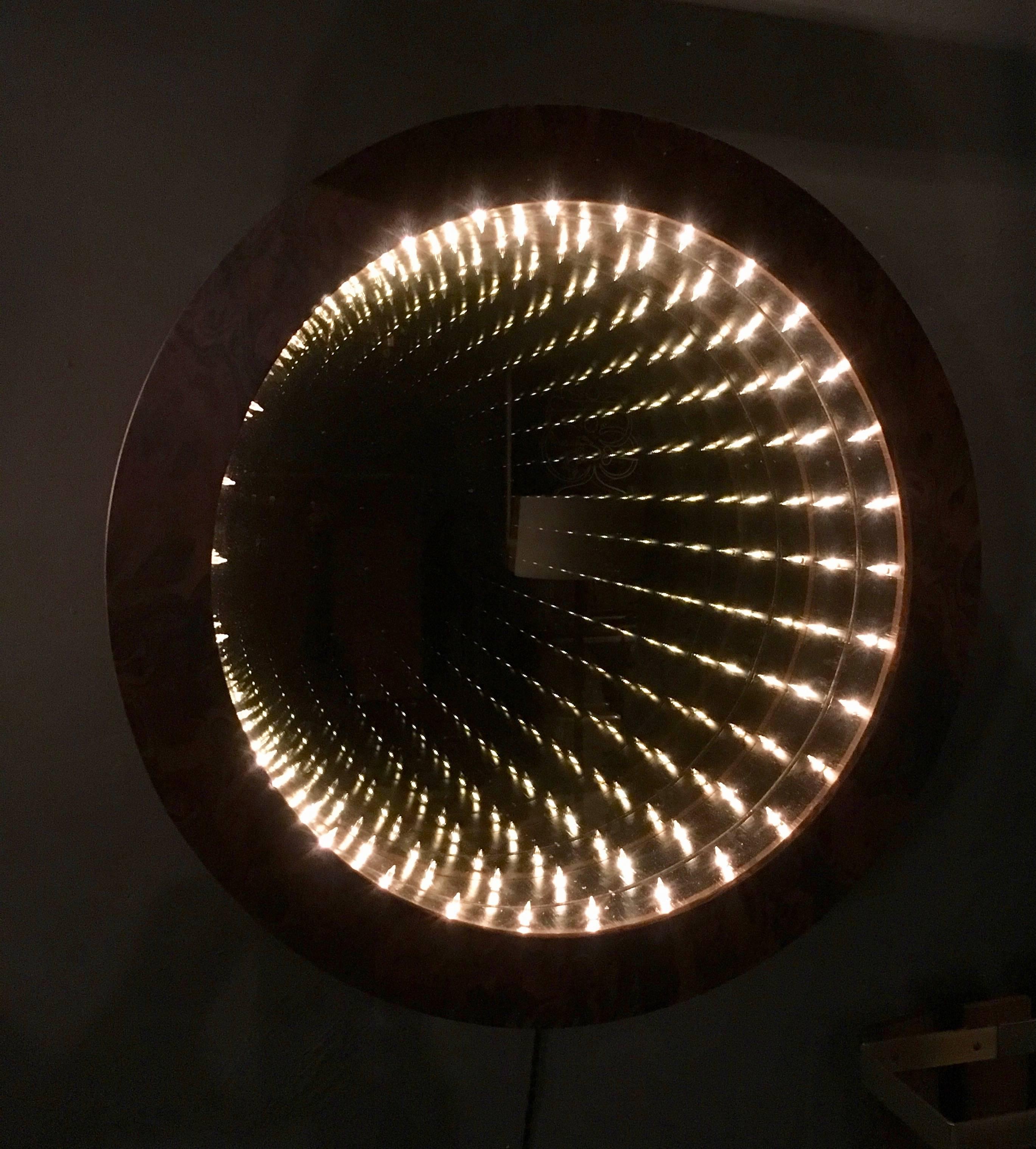 Burl Wood Circular Infinity Mirror by Merit In Excellent Condition In Los Angeles, CA