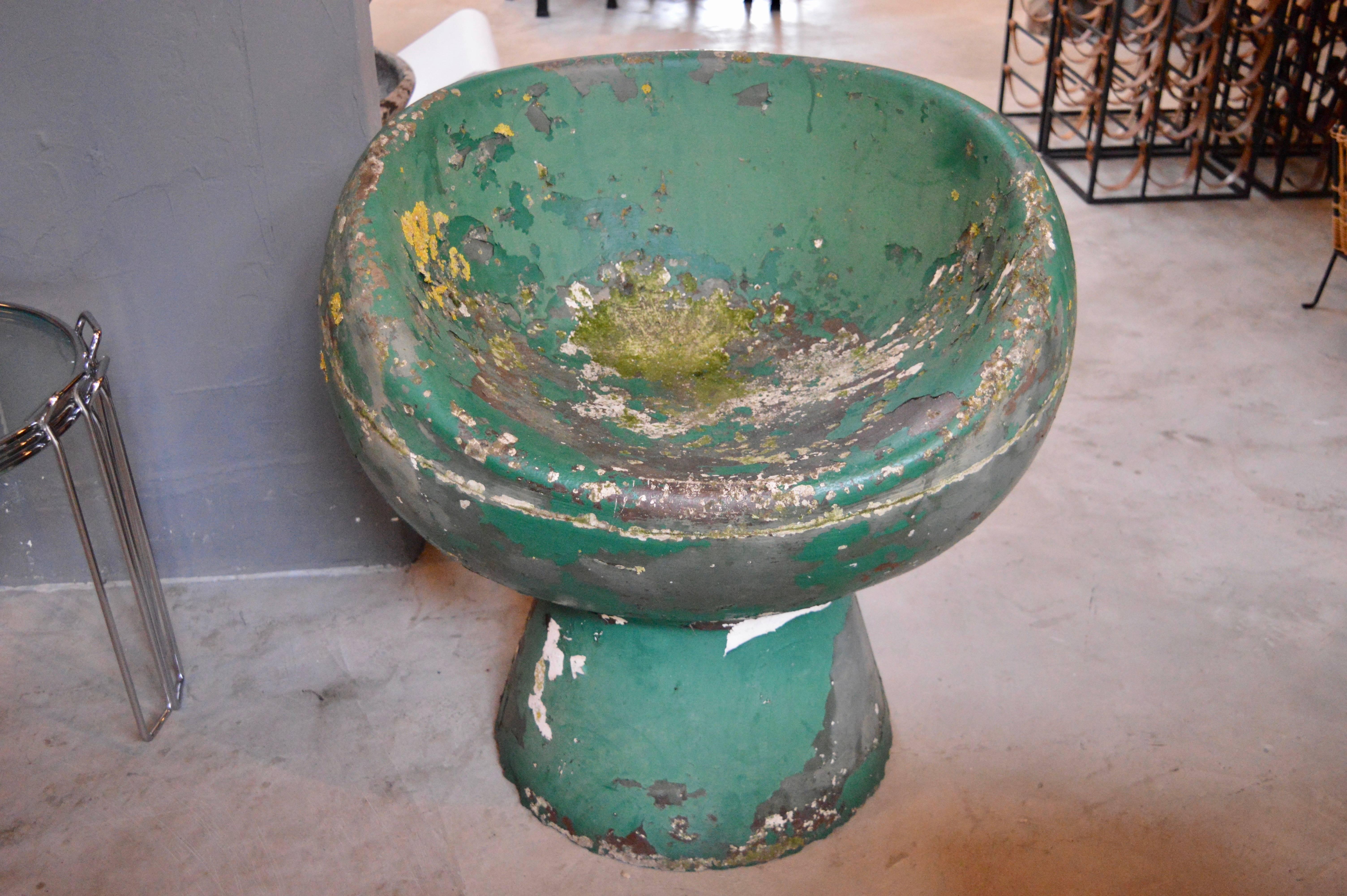 Stunning green concrete mushroom chair by Swiss Architect Willy Guhl.  60 plus years of patina. Made for Eternit in the 1960s. Amazing patina and condition. Perfect indoors or outside! 

 Over a 150 Willy Guhl pieces available in our other listings.
