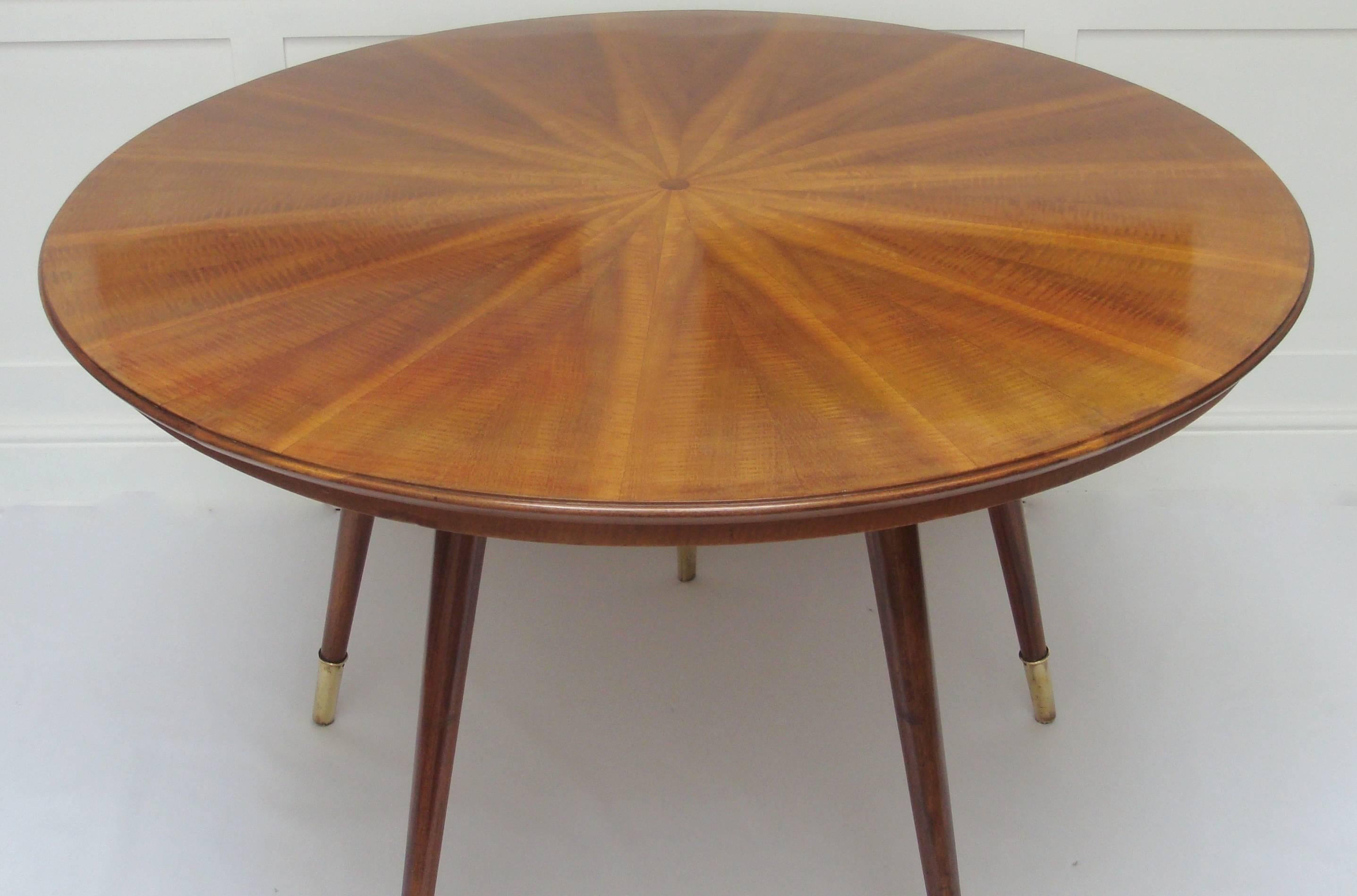 Italian 1950s Circular Marquetry Dining Table Attributed to Carlo de Carli In Excellent Condition In London, GB