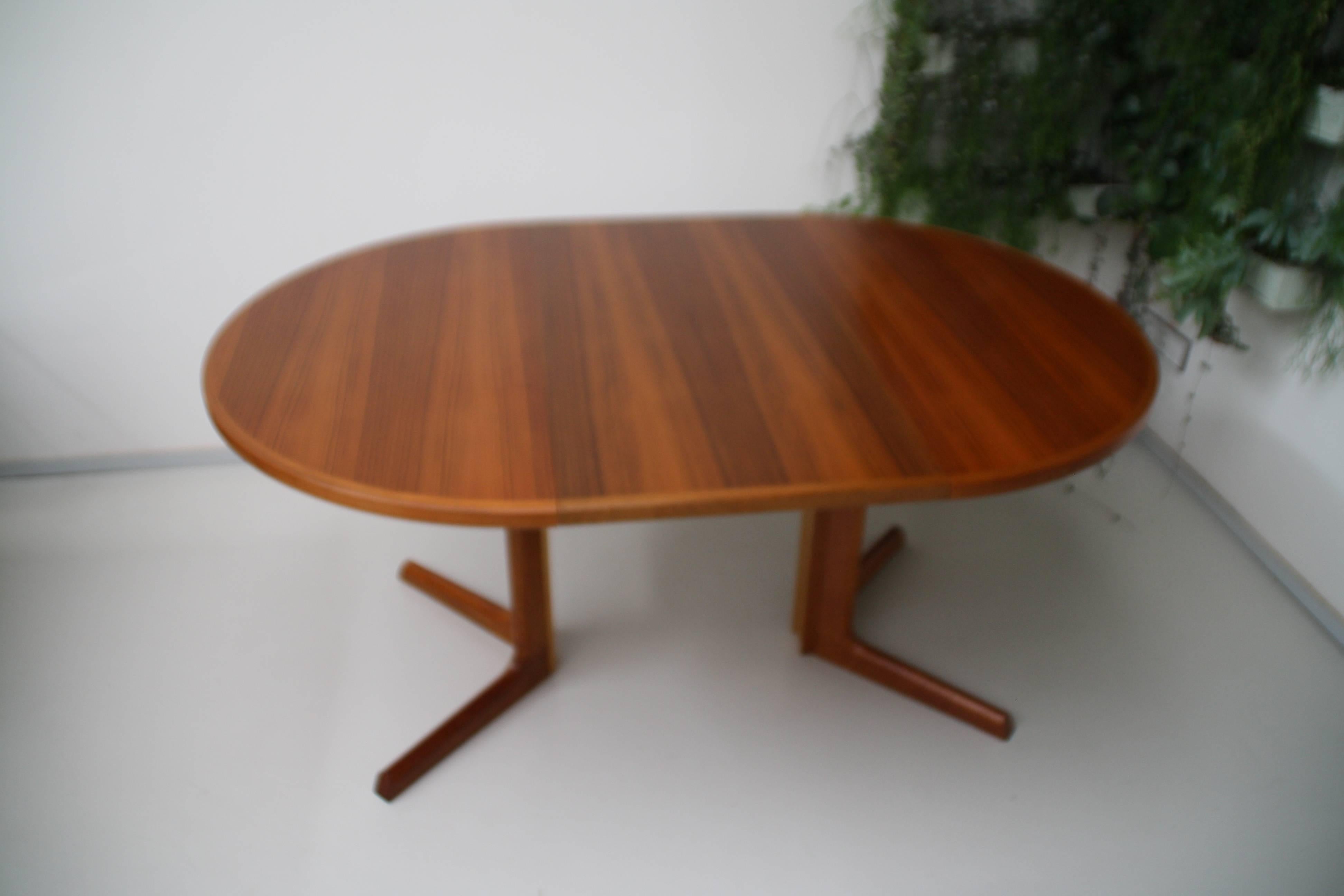 Danish Modern Teak Wooden Dining Table by Niels O Møller Round Expandable In Good Condition In Rotterdam, NL