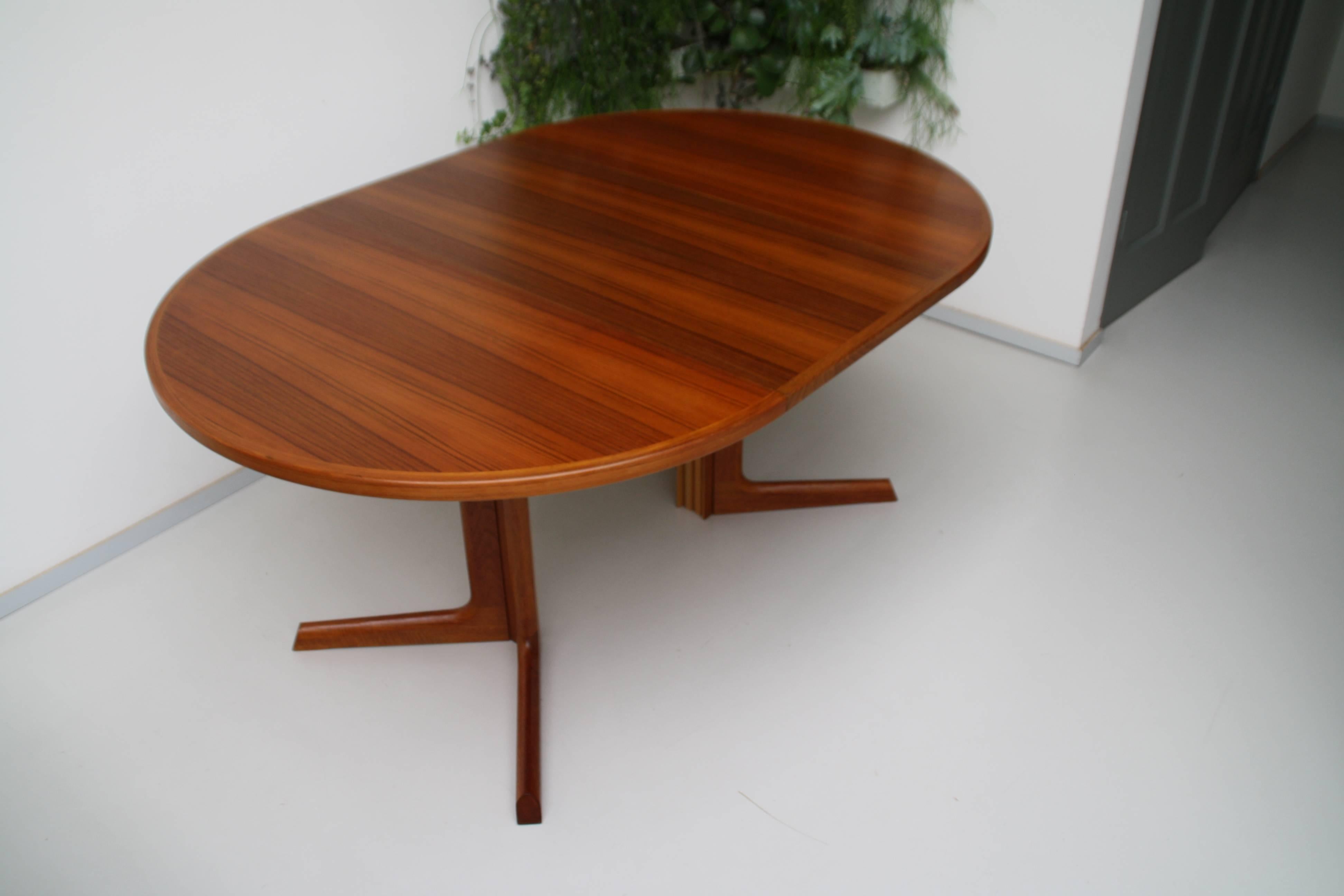 Mid-20th Century Danish Modern Teak Wooden Dining Table by Niels O Møller Round Expandable