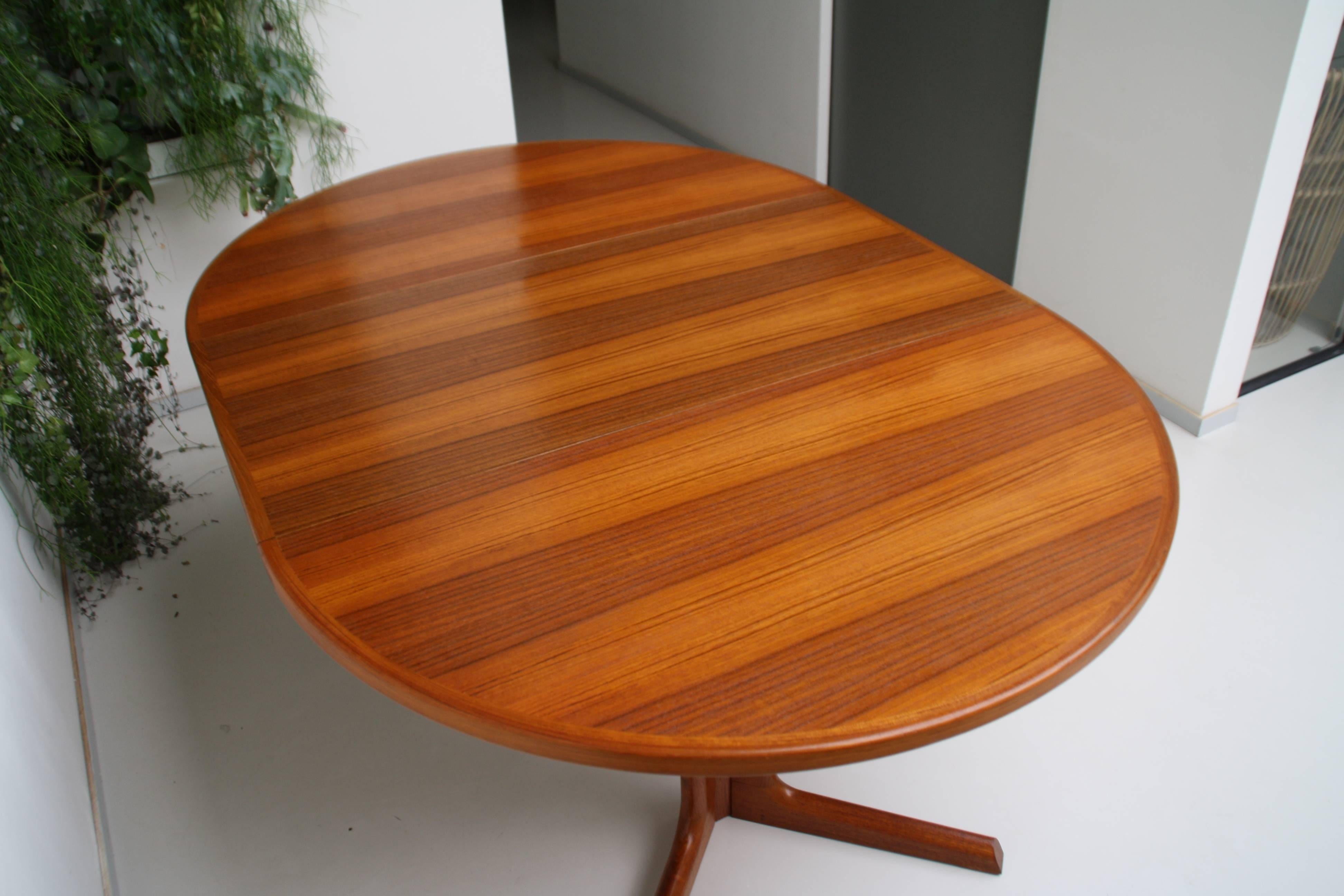 Danish Modern Teak Wooden Dining Table by Niels O Møller Round Expandable 2