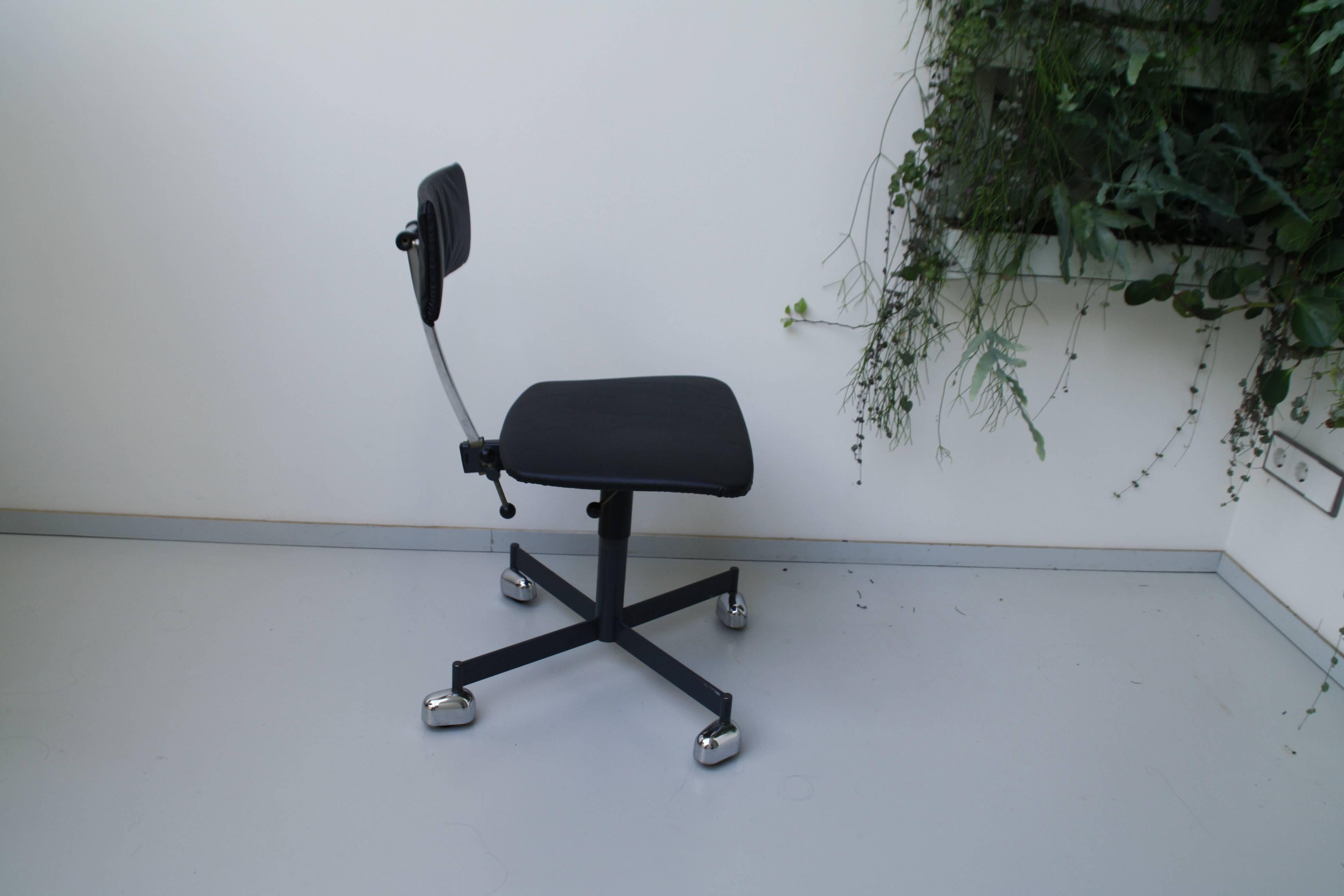 Mid-20th Century Danish Modern Kevi Adjustable Desk Chair Black Leatherette For Sale