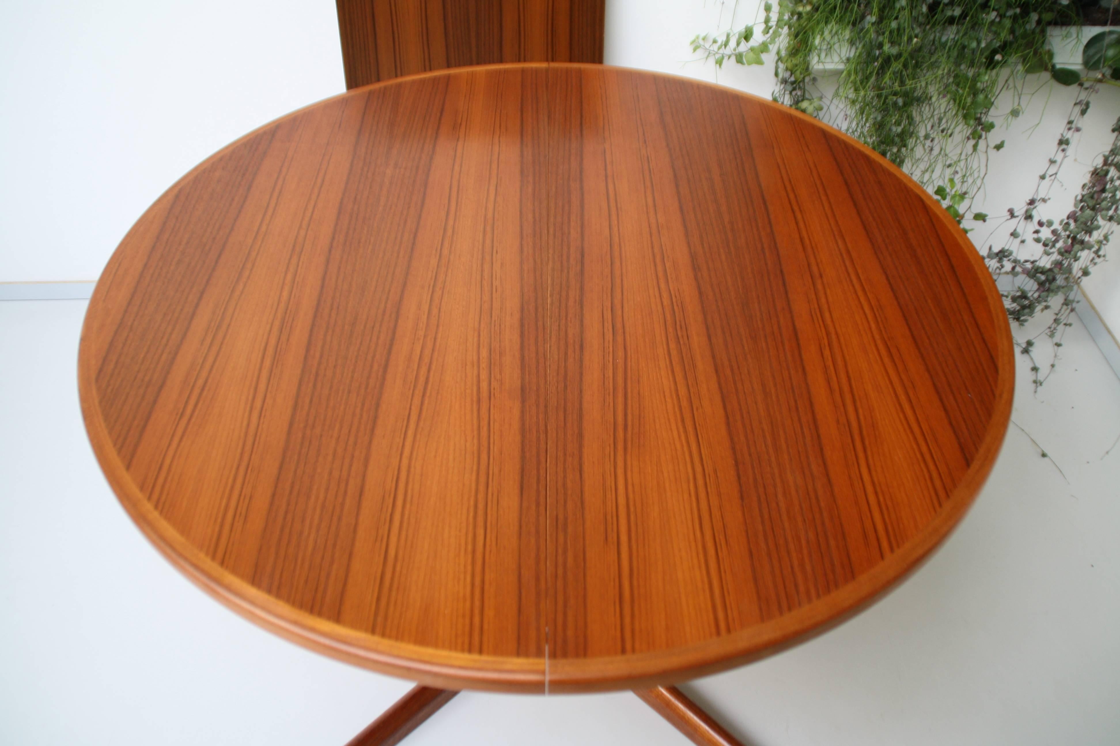Danish Modern Teak Wooden Dining Table by Niels O Møller Round Expandable 5